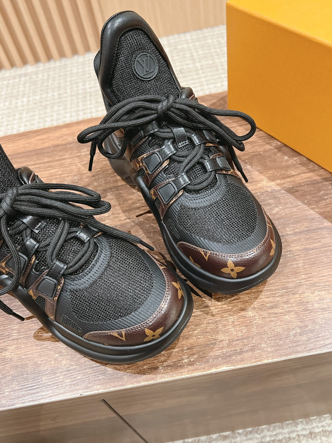 LV ARCHLIGHT SNEAKER IN BLACK CANVAS AND CHOCOLATE BROWN MONOGRAM CALFSKIN - 35