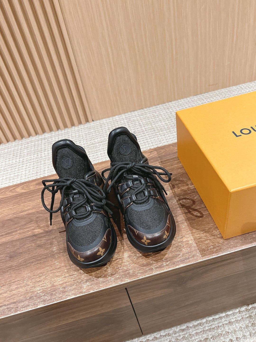 LV ARCHLIGHT SNEAKER IN BLACK CANVAS AND CHOCOLATE BROWN MONOGRAM CALFSKIN - 35