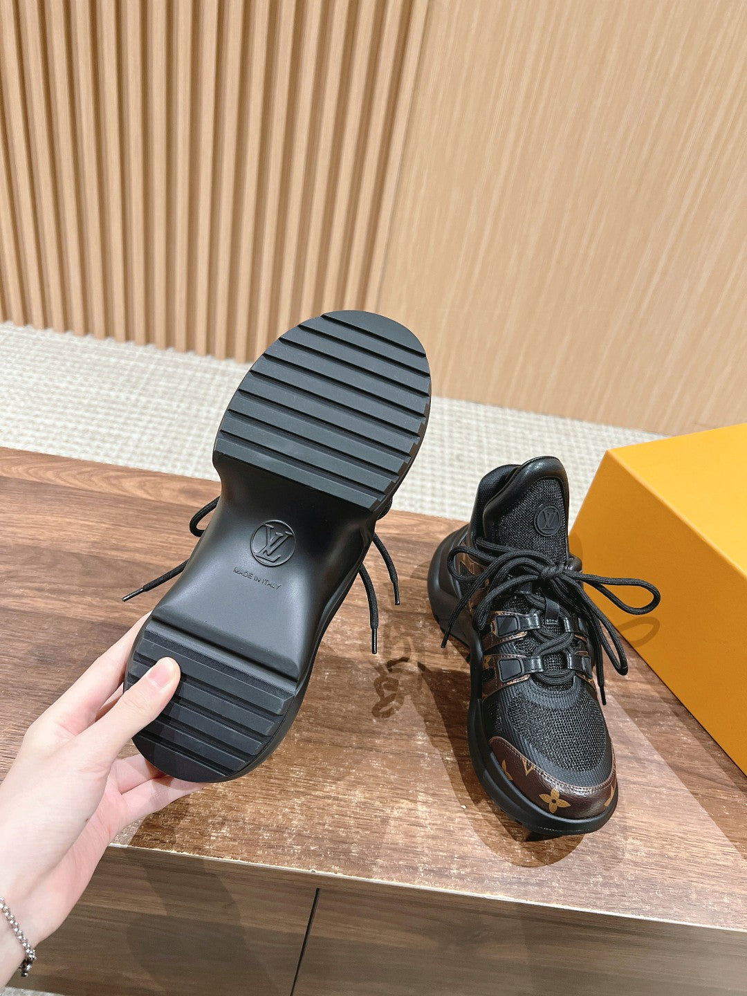 LV ARCHLIGHT SNEAKER IN BLACK CANVAS AND CHOCOLATE BROWN MONOGRAM CALFSKIN - 35