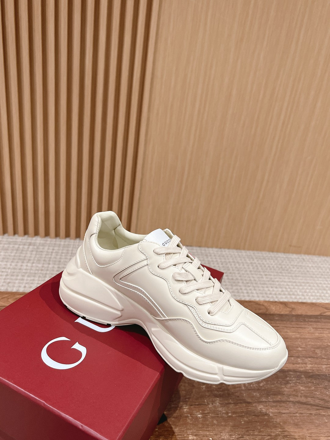 GG RHYTON TRAINER WHITE CALFSKIN WITH WEB LOGO - 35