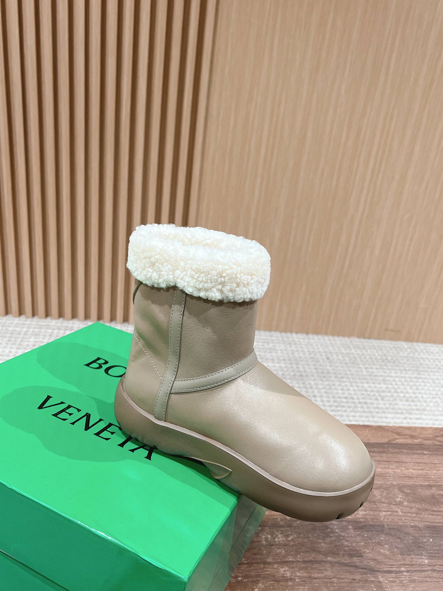 SNAP ANKLE BOOT IN KHAKI BROWN LAMBSKIN AND SHEARLING LINING - 35