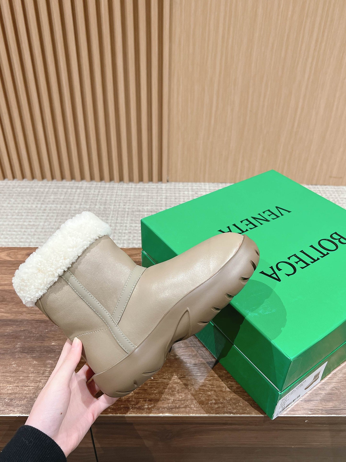 SNAP ANKLE BOOT IN KHAKI BROWN LAMBSKIN AND SHEARLING LINING - 35