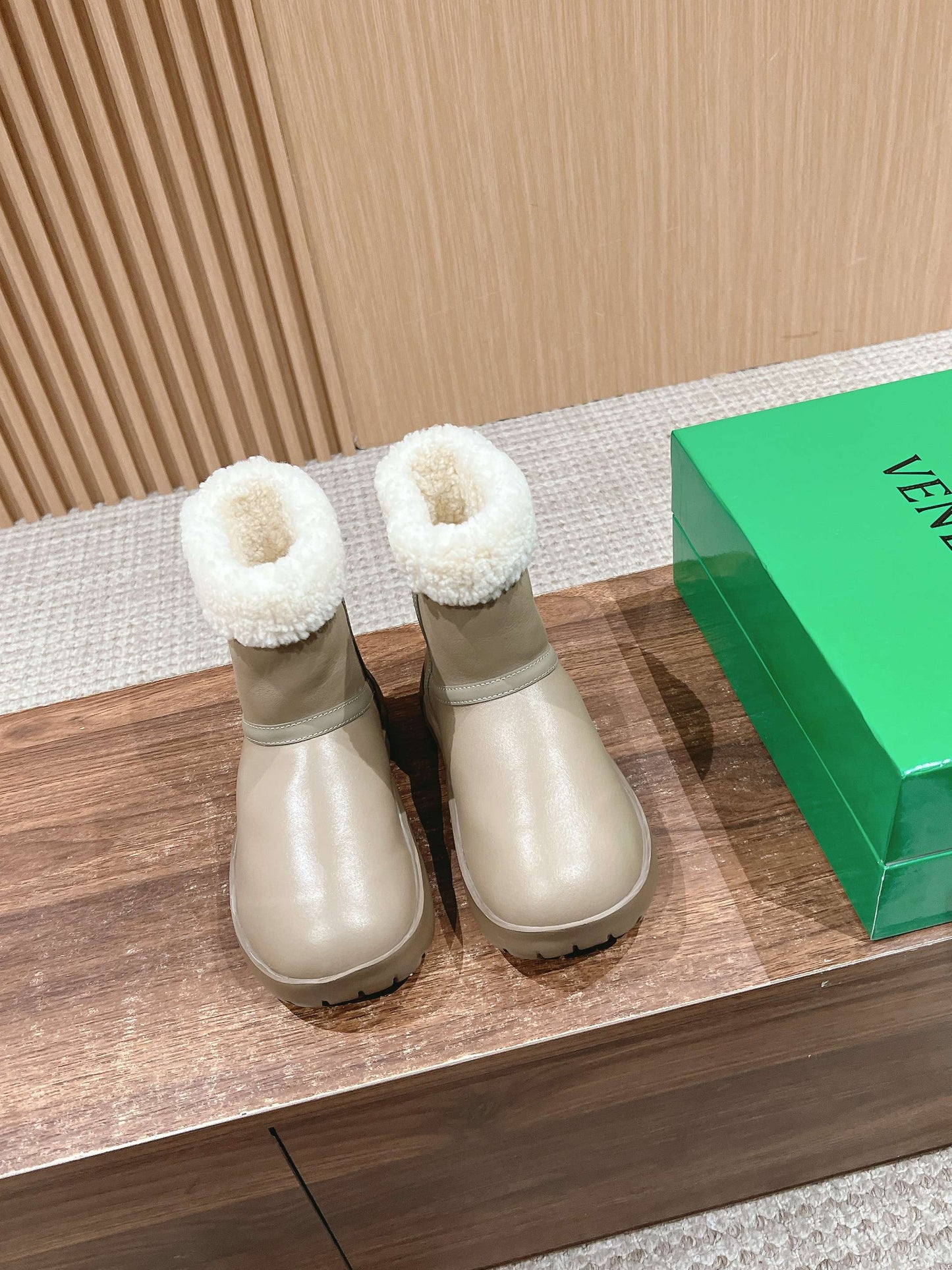 SNAP ANKLE BOOT IN KHAKI BROWN LAMBSKIN AND SHEARLING LINING - 35