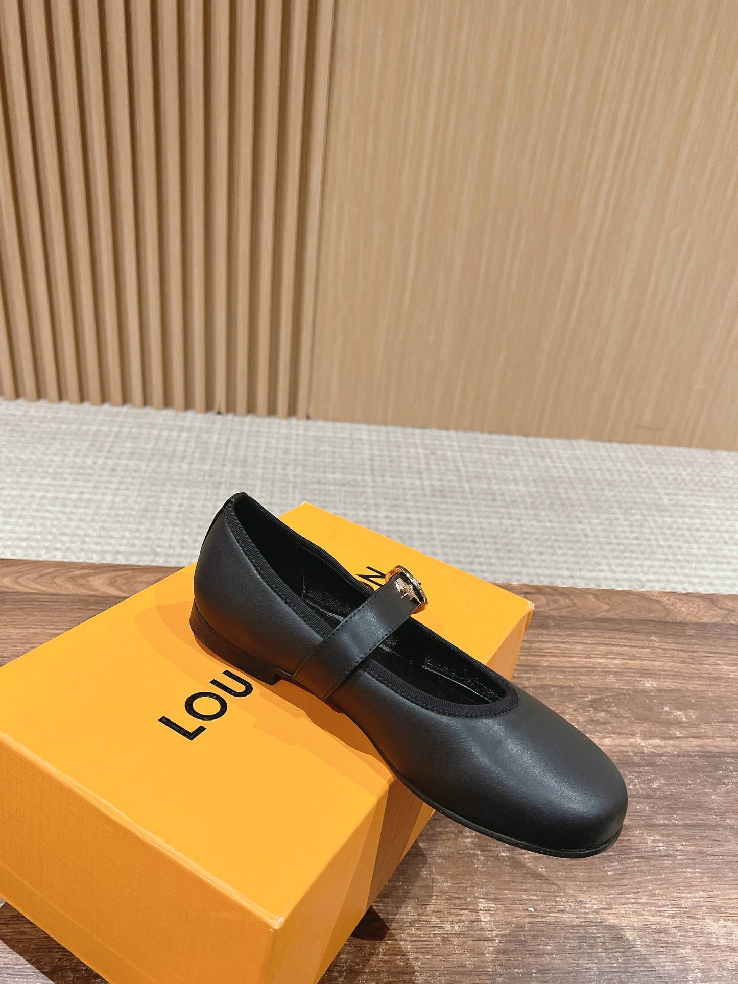 MARY JANE FLAT IN BLACK CALFSKIN 168943 - 35