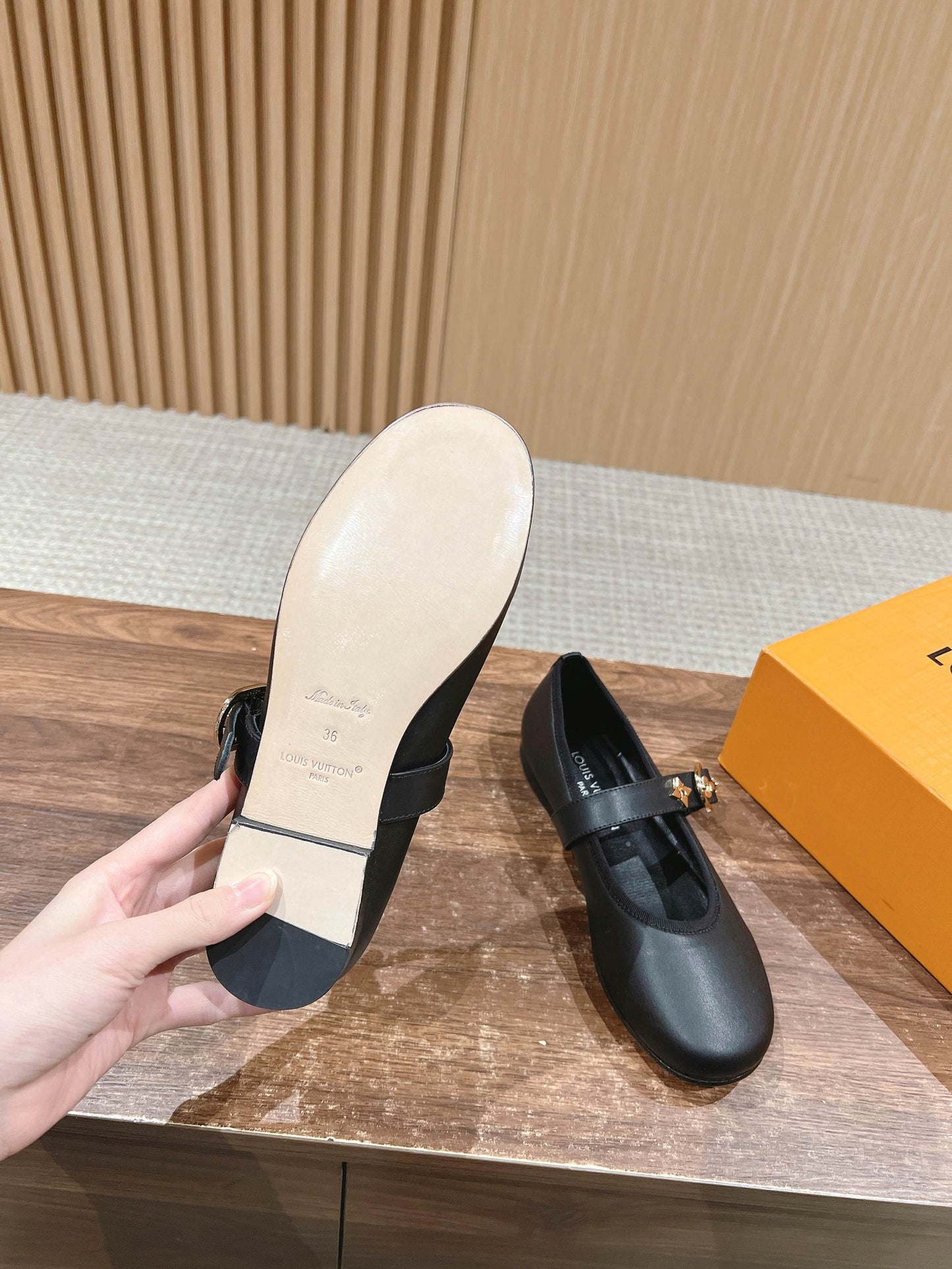 MARY JANE FLAT IN BLACK CALFSKIN 168943 - 35