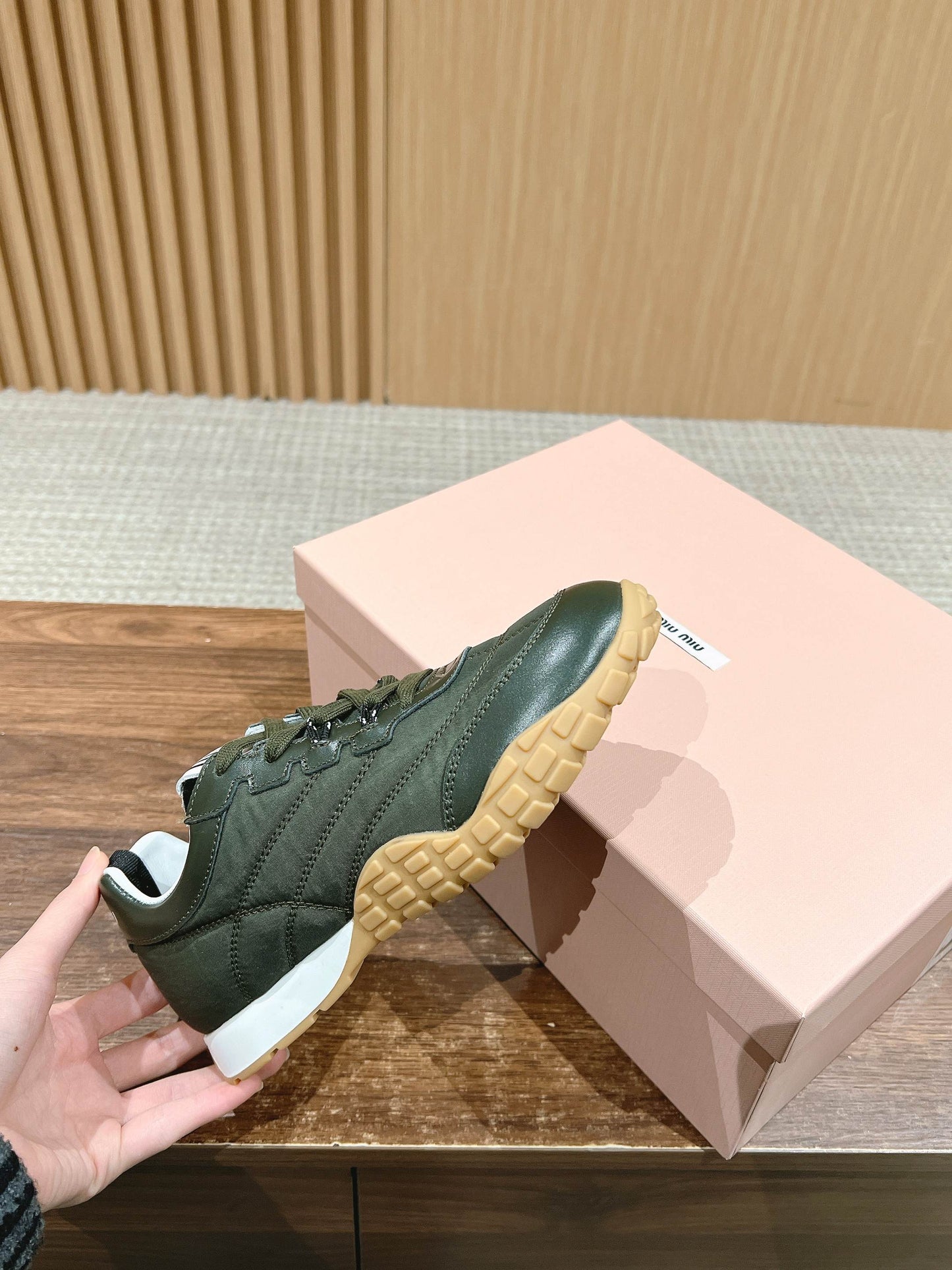RUNNING SNEAKERS IN ARMY GREEN LAMBSKIN AND FABRIC ANTI-SLIP RUBBER SOLE - 35