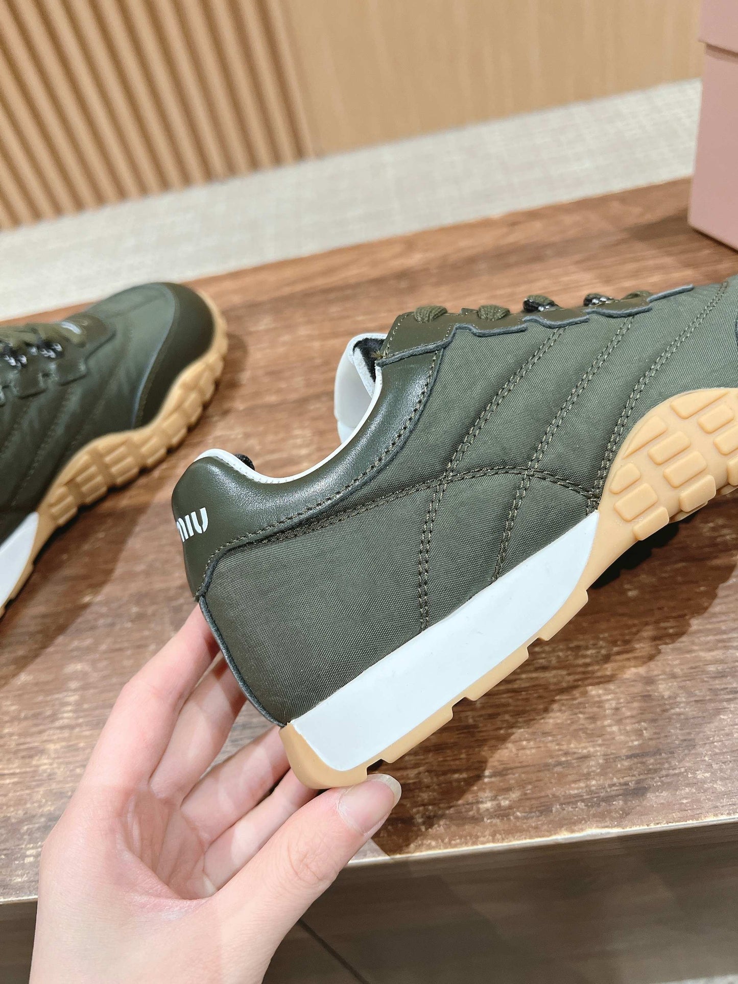 RUNNING SNEAKERS IN ARMY GREEN LAMBSKIN AND FABRIC ANTI-SLIP RUBBER SOLE - 35