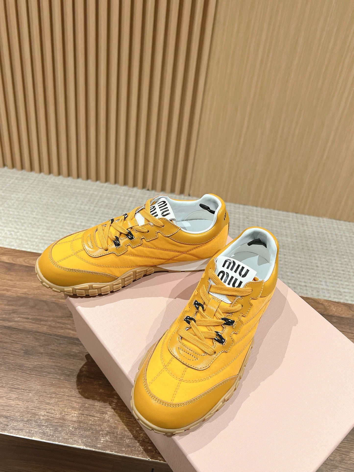RUNNING SNEAKERS IN YELLOW LAMBSKIN AND FABRIC ANTI-SLIP RUBBER SOLE - 35