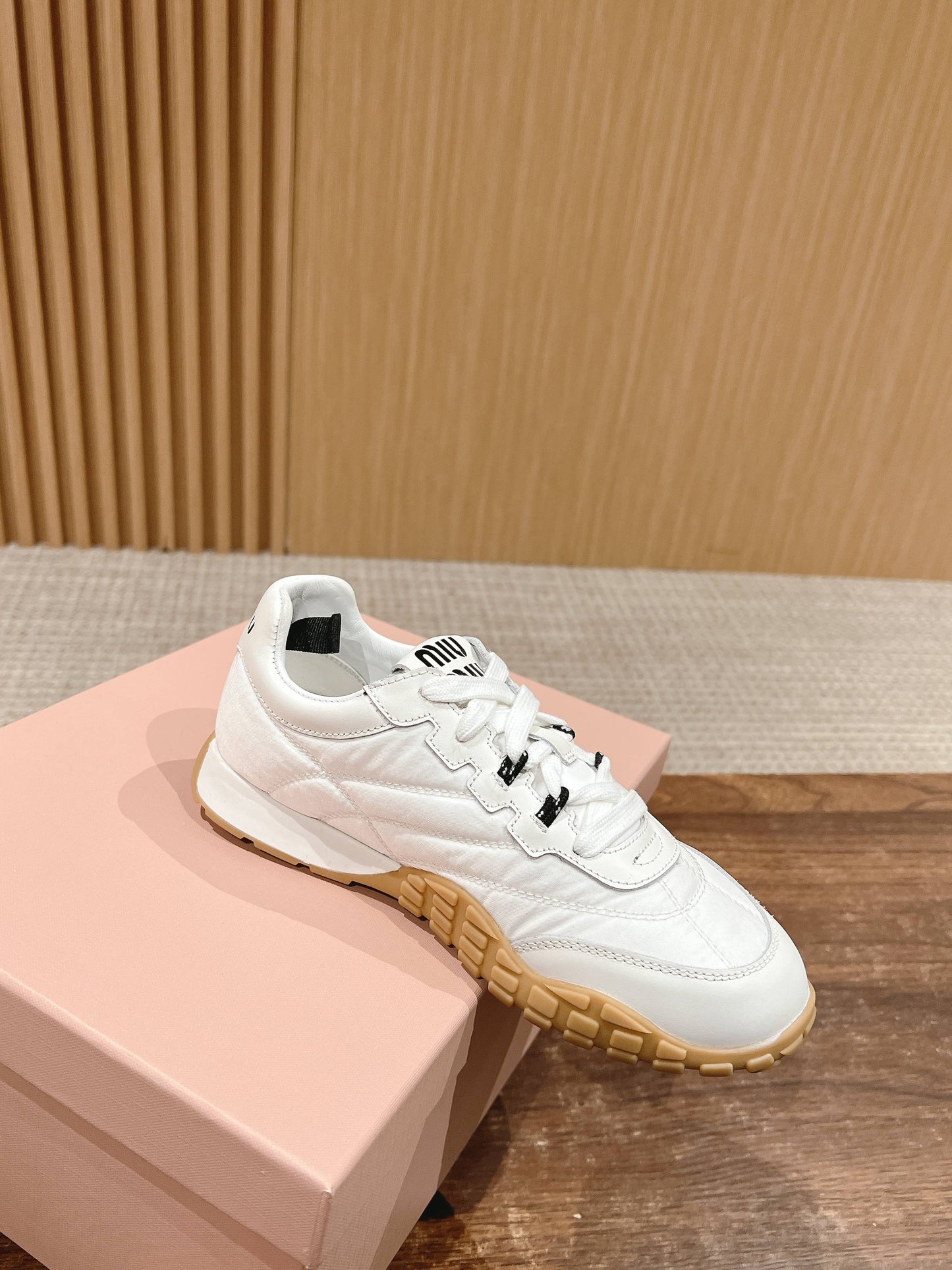 RUNNING SNEAKERS IN WHITE LAMBSKIN AND FABRIC ANTI-SLIP RUBBER SOLE - 35
