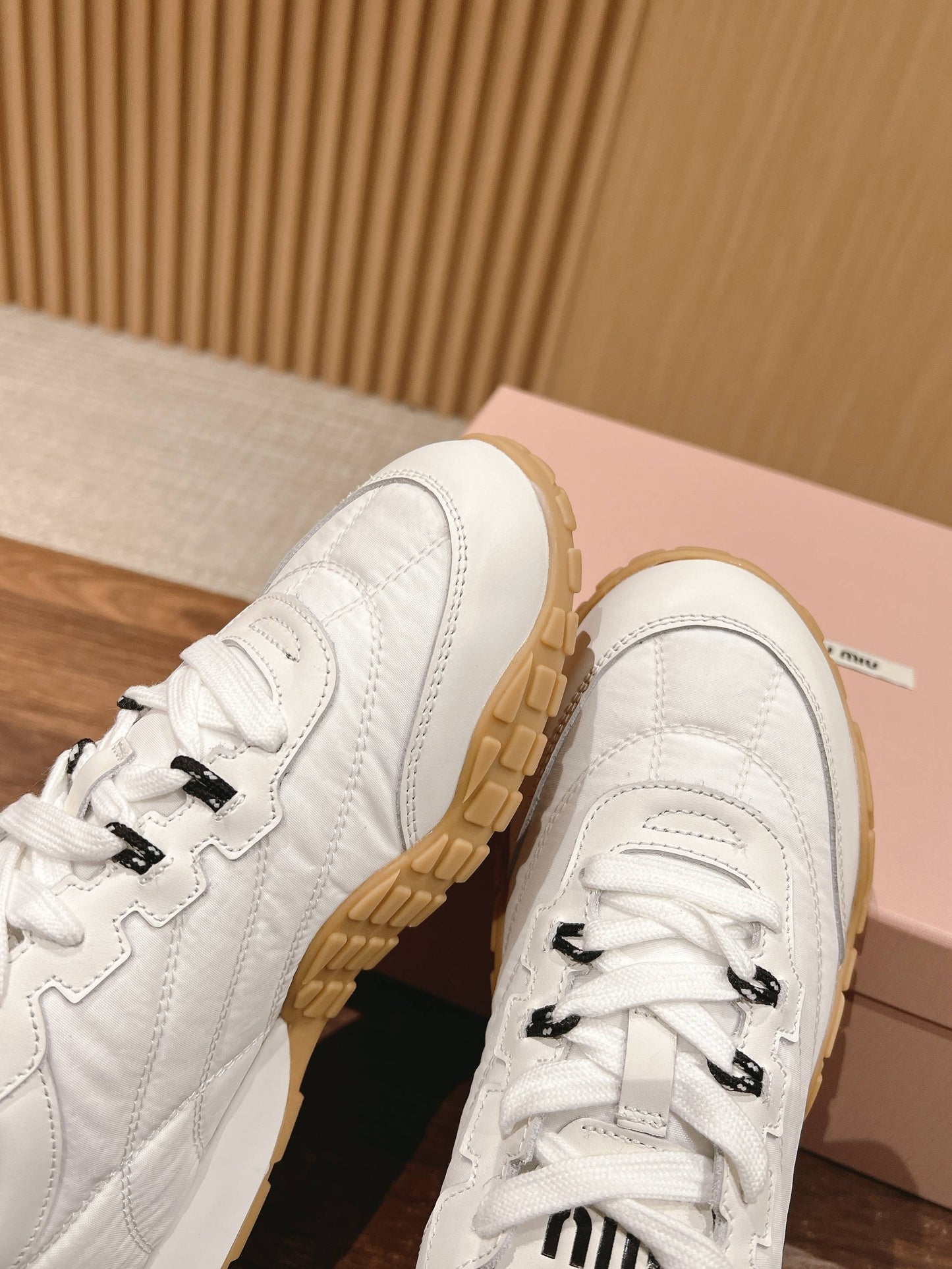 RUNNING SNEAKERS IN WHITE LAMBSKIN AND FABRIC ANTI-SLIP RUBBER SOLE - 35