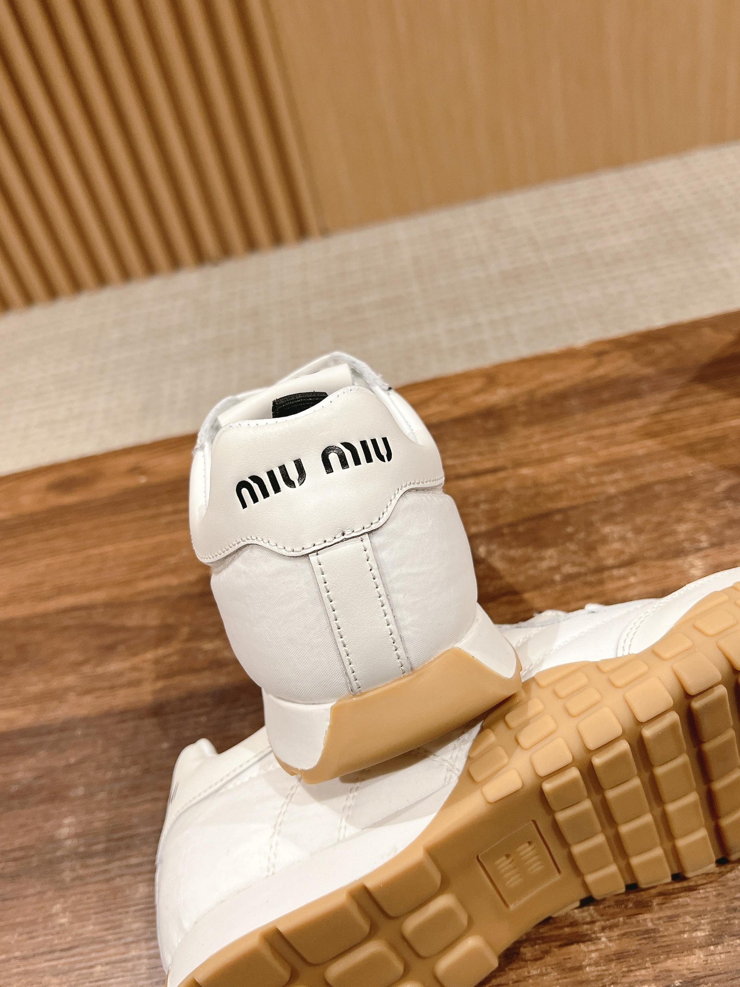 RUNNING SNEAKERS IN WHITE LAMBSKIN AND FABRIC ANTI-SLIP RUBBER SOLE - 35