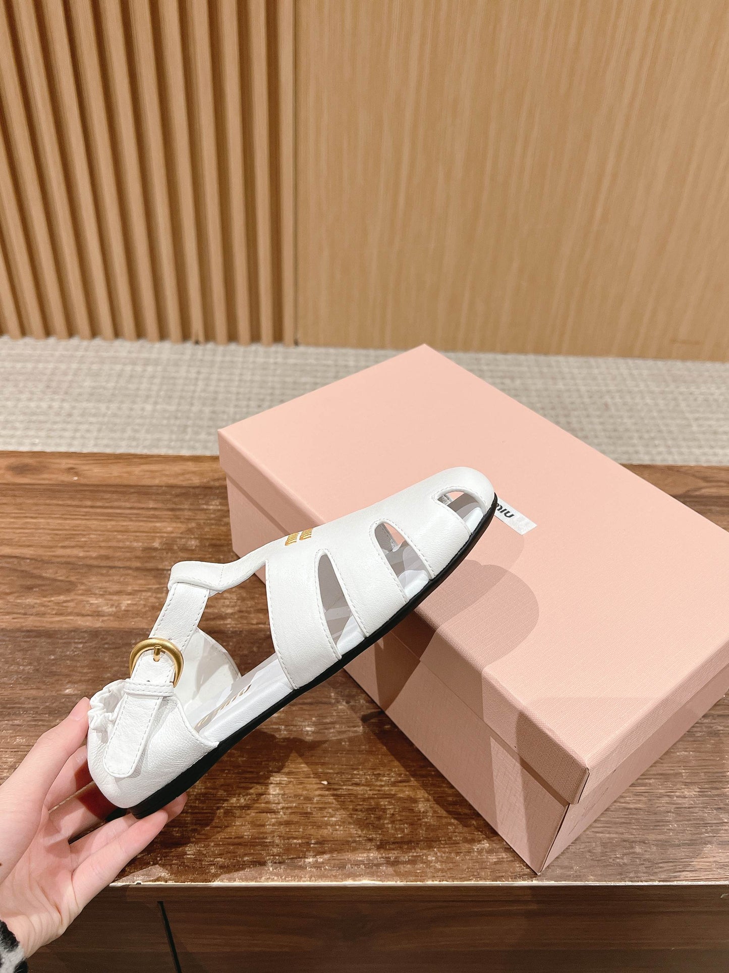 FISHERMAN BUCKLE SANDALS IN WHITE LAMBSKIN - 35