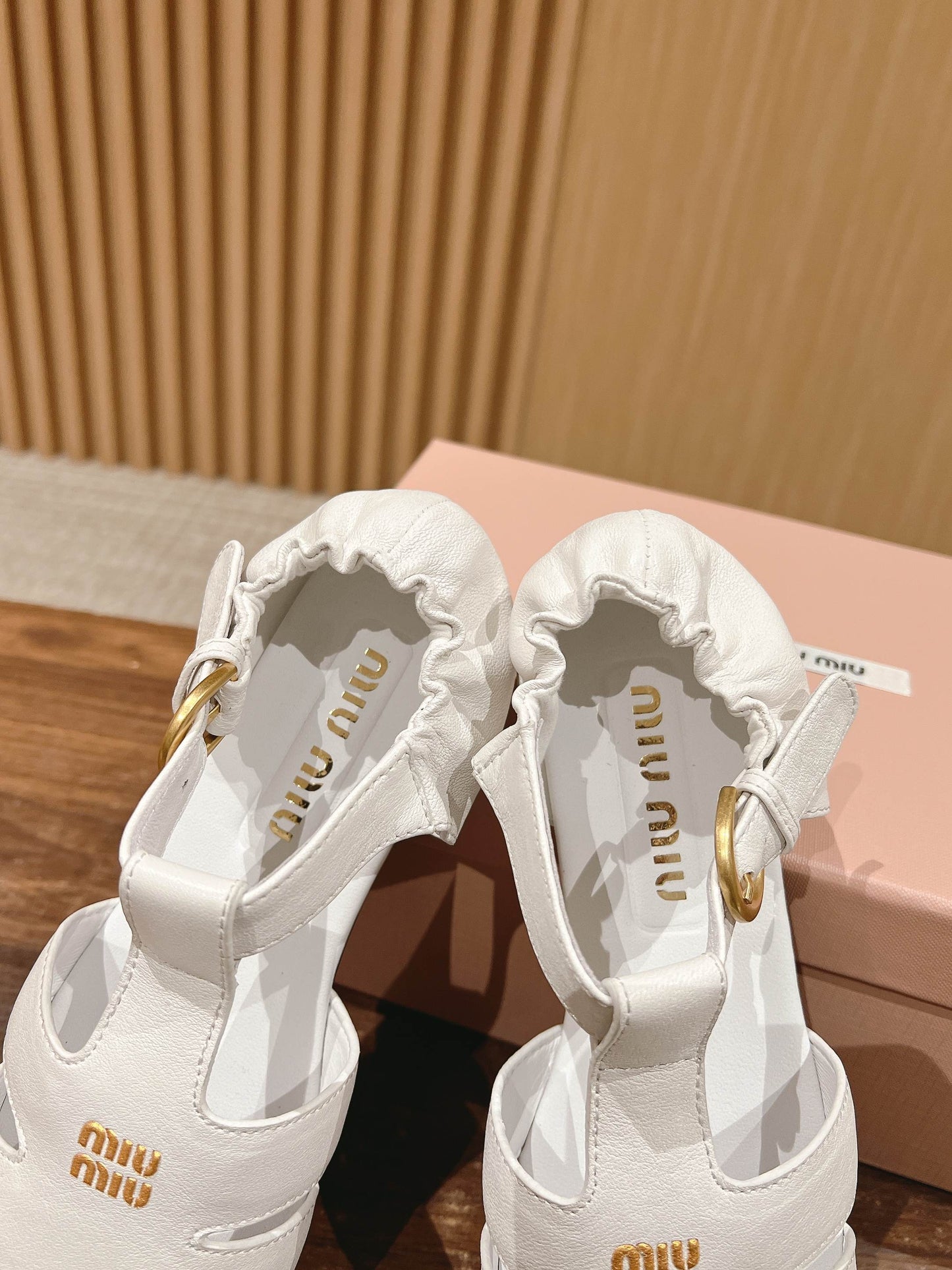 FISHERMAN BUCKLE SANDALS IN WHITE LAMBSKIN - 35