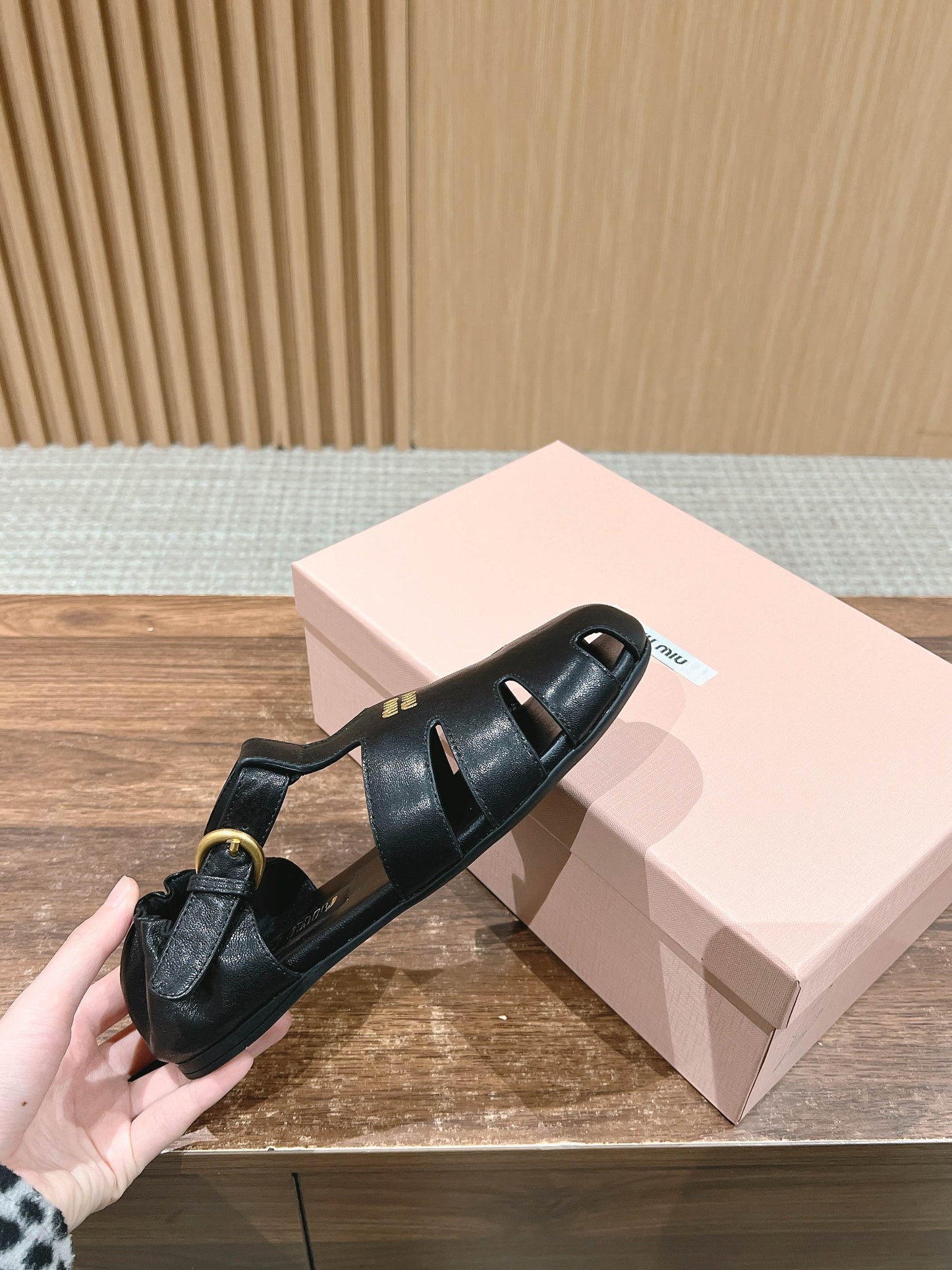 FISHERMAN BUCKLE SANDALS IN BLACK LAMBSKIN - 35