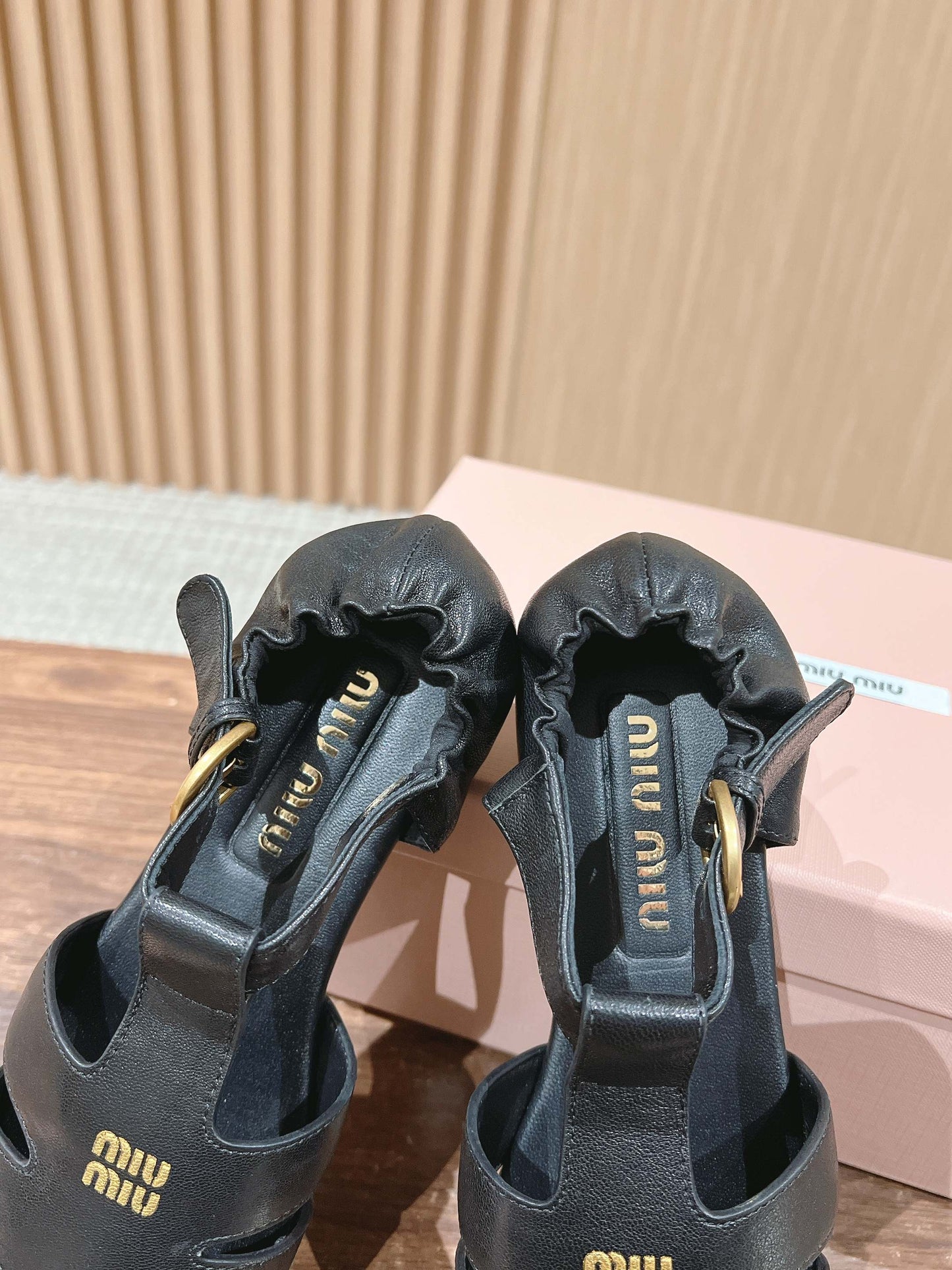 FISHERMAN BUCKLE SANDALS IN BLACK LAMBSKIN - 35