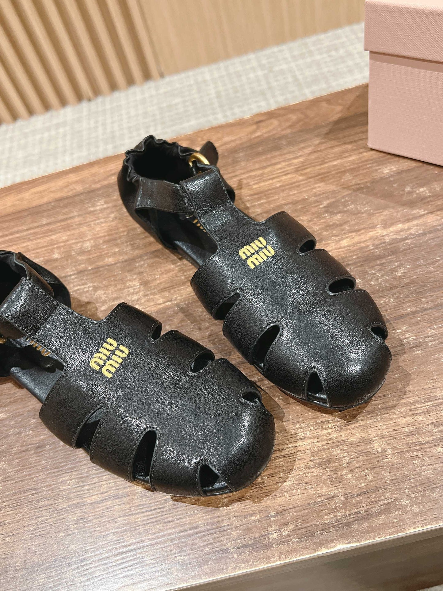 FISHERMAN BUCKLE SANDALS IN BLACK LAMBSKIN - 35