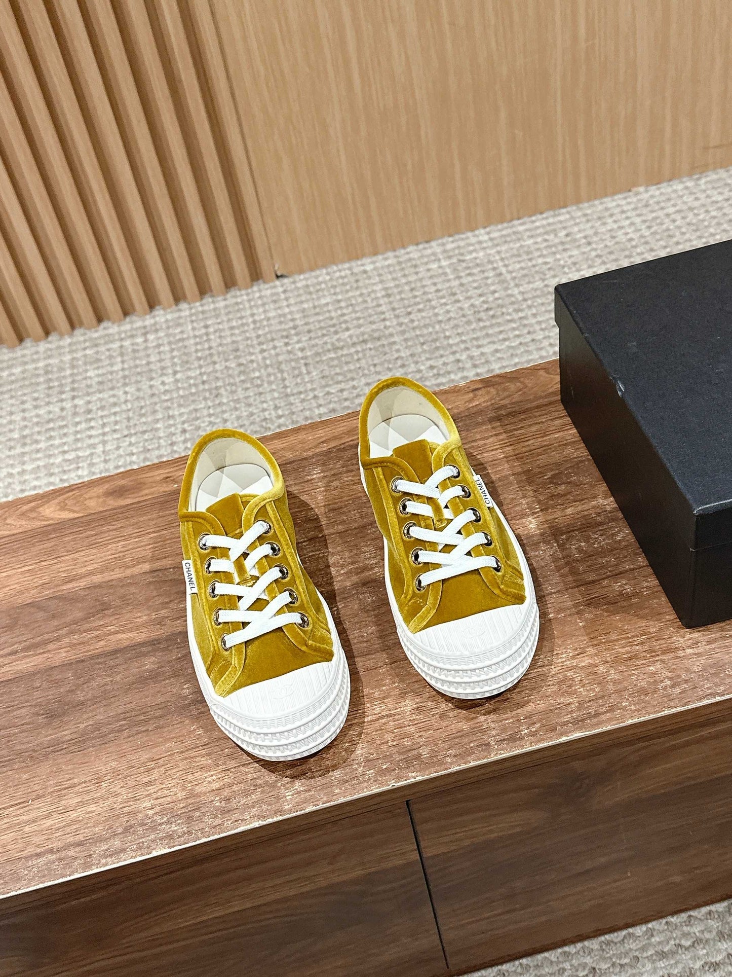 CONVERSE SNEAKER IN DIJON YELLOW VELVET - 35