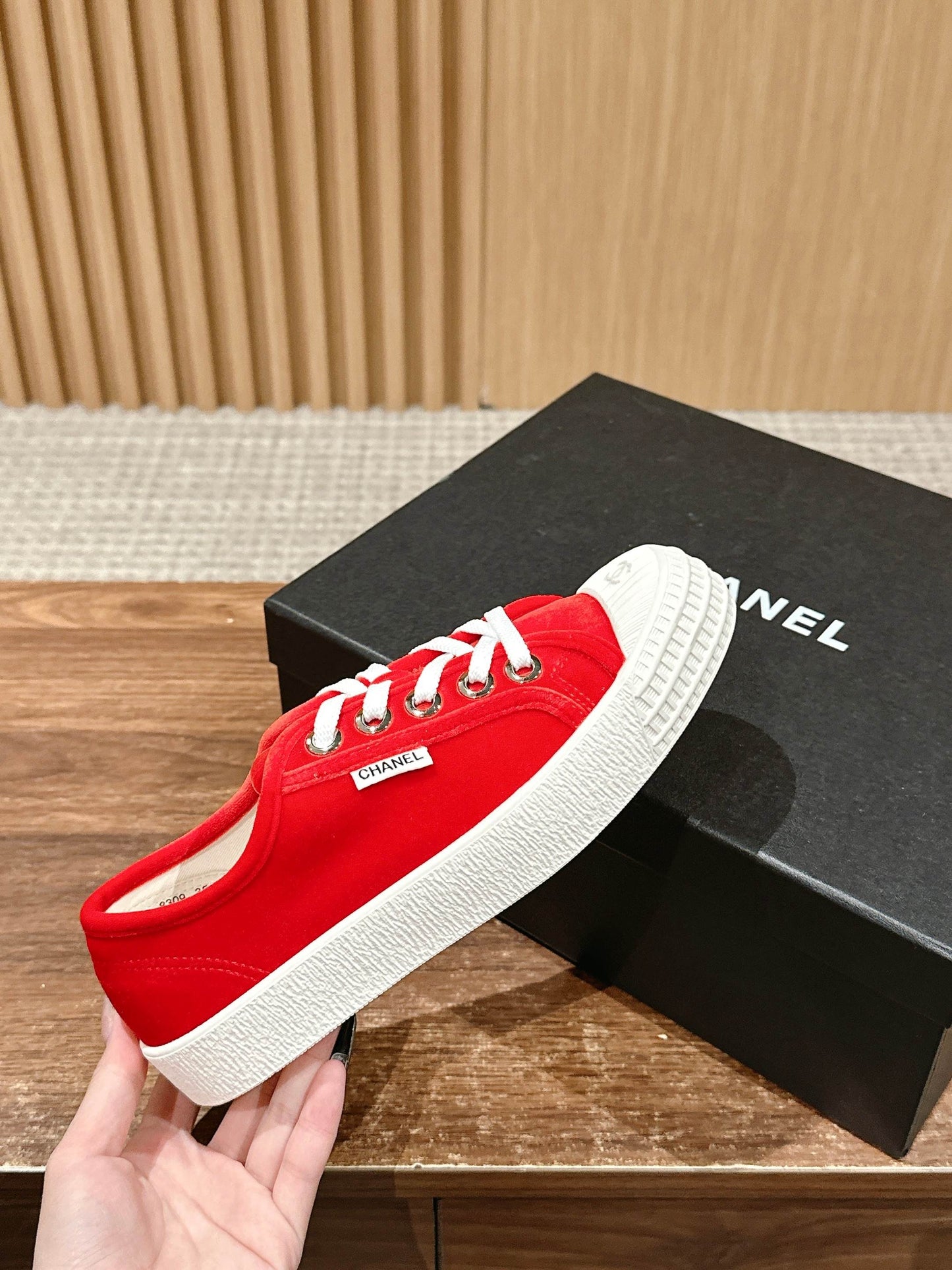 CONVERSE SNEAKER IN RUBY RED VELVET - 35