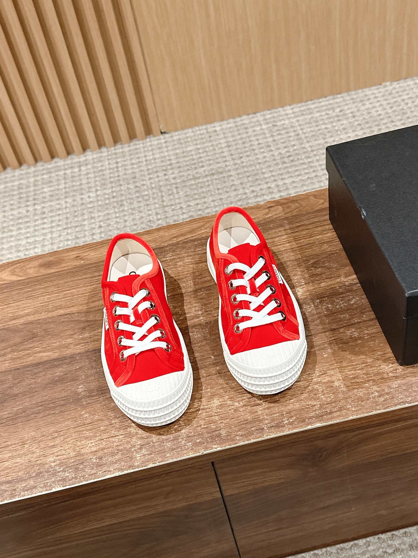 CONVERSE SNEAKER IN RUBY RED VELVET - 35