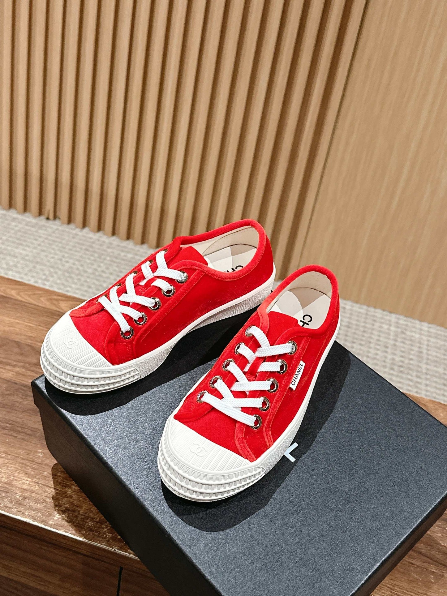 CONVERSE SNEAKER IN RUBY RED VELVET - 35