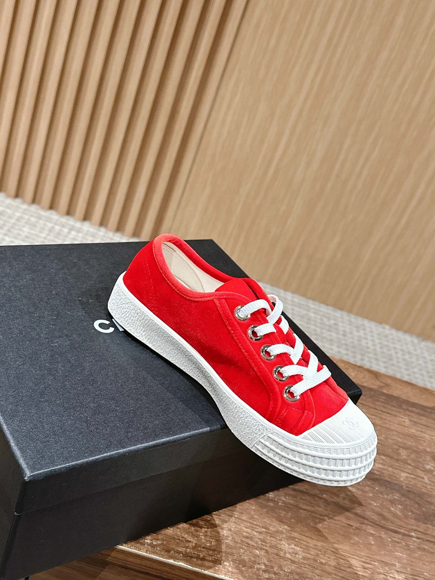 CONVERSE SNEAKER IN RUBY RED VELVET - 35