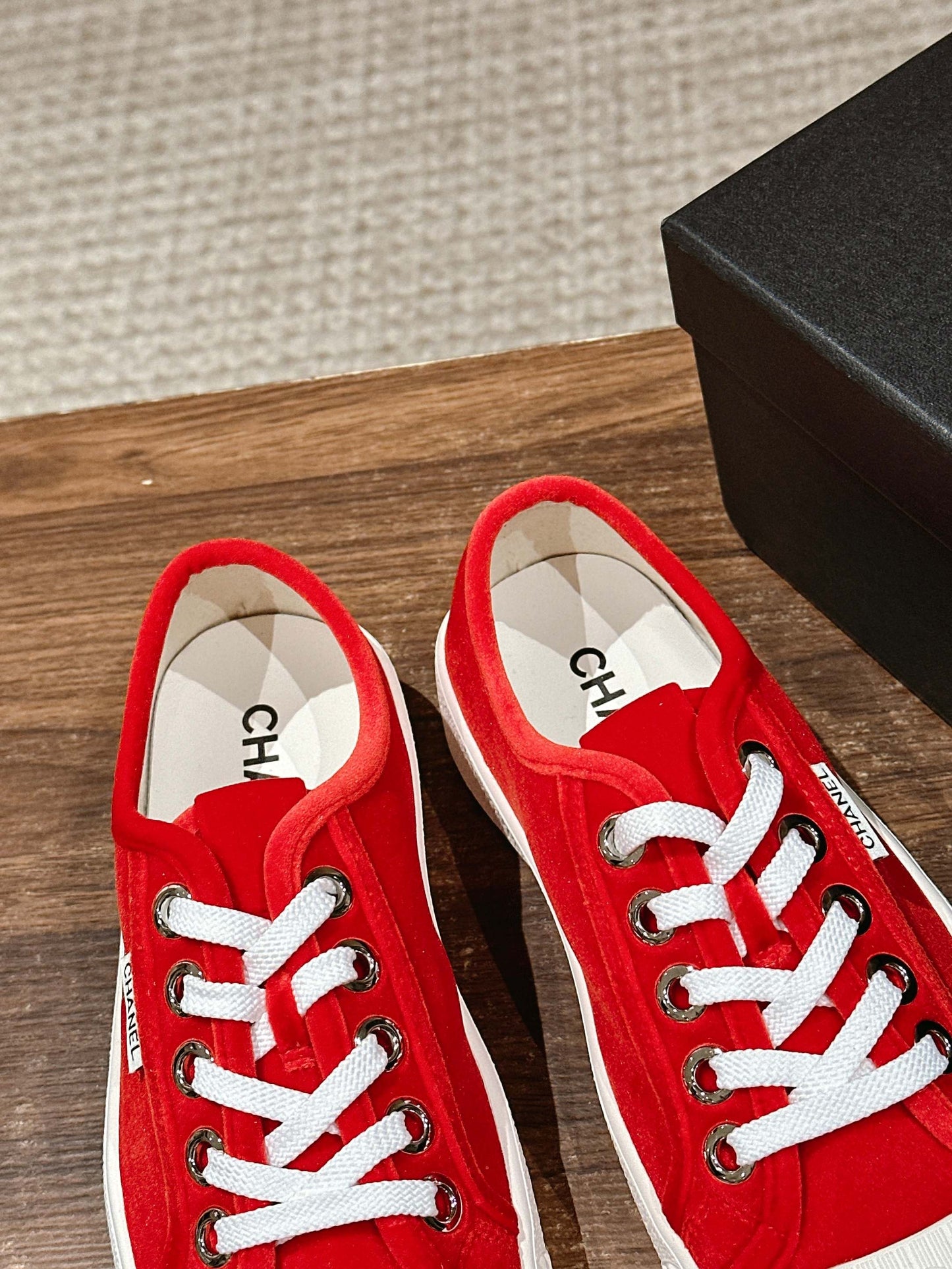 CONVERSE SNEAKER IN RUBY RED VELVET - 35