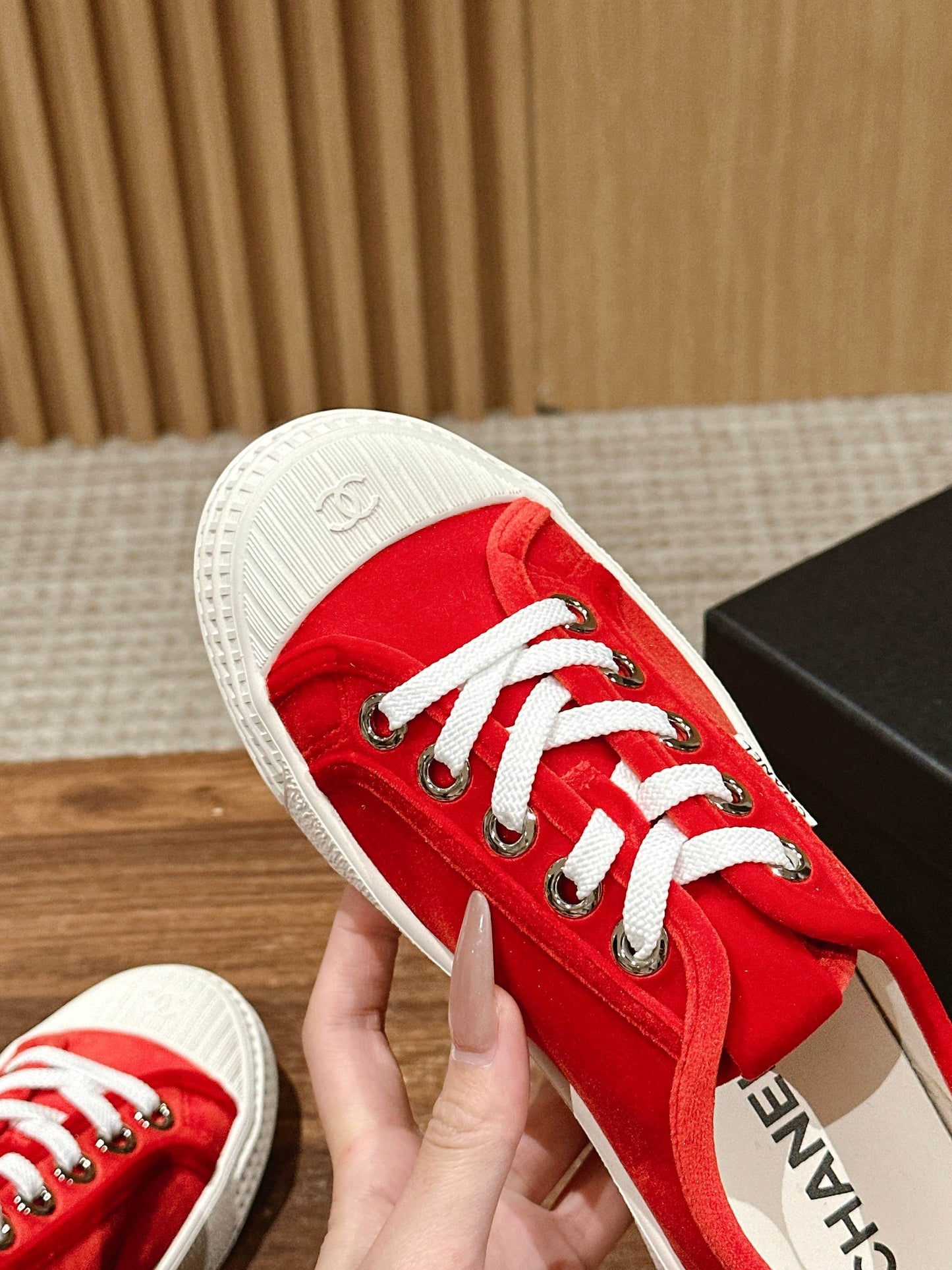CONVERSE SNEAKER IN RUBY RED VELVET - 35