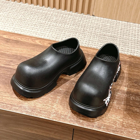 GRAFFITI THICK-SOLED CHEF SHOES IN BLACK RUBBER - 35