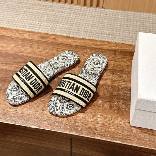 DIOR 26S D-CLUB ВИШИТІ ШЛЬОПАНЦІ З ЧОРНОЇ ТКАНИНИ TOILE DE JOUY