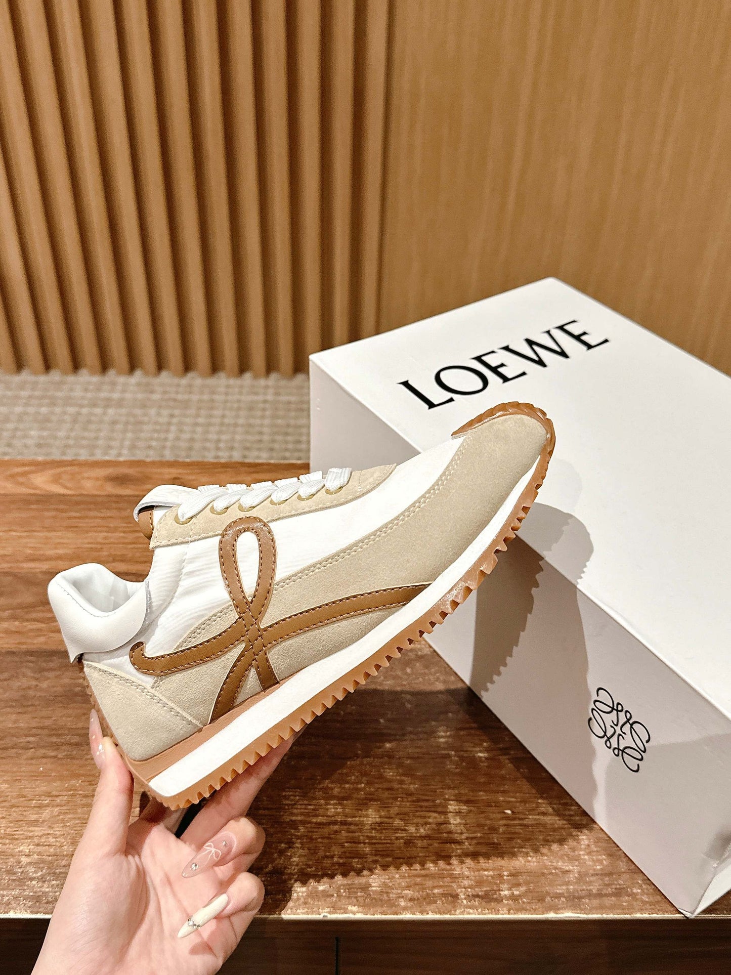 FLOW RUNNER SNEAKER IN BROWN SUEDE AND SHEEPSKIN - 35