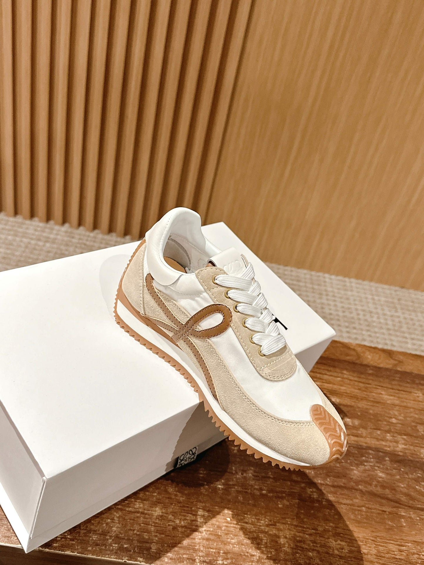 FLOW RUNNER SNEAKER IN BROWN SUEDE AND SHEEPSKIN - 35