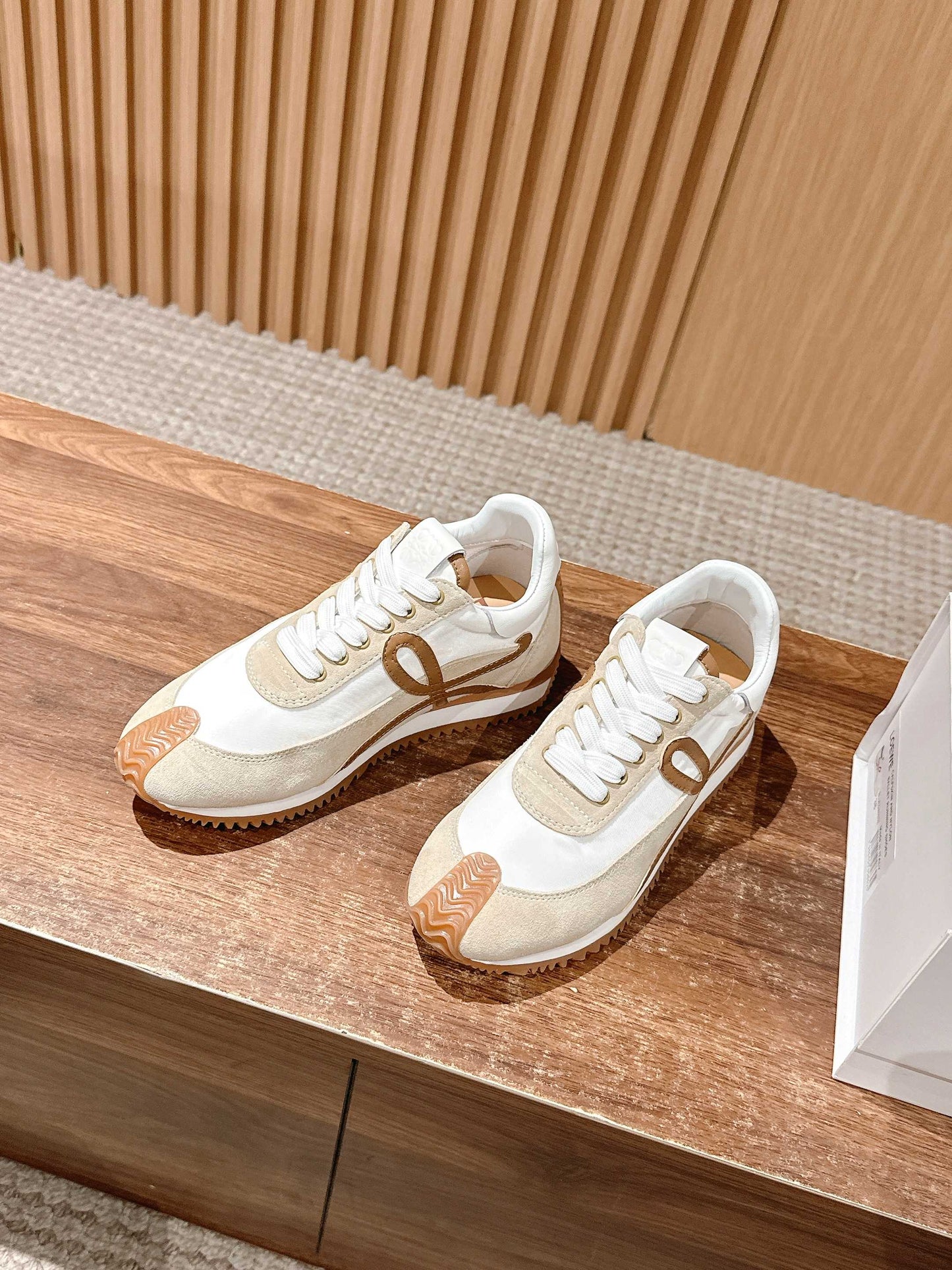 FLOW RUNNER SNEAKER IN BROWN SUEDE AND SHEEPSKIN - 35