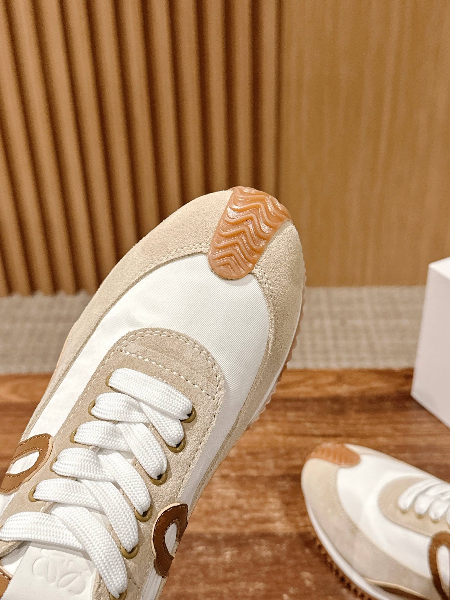 FLOW RUNNER SNEAKER IN BROWN SUEDE AND SHEEPSKIN - 35