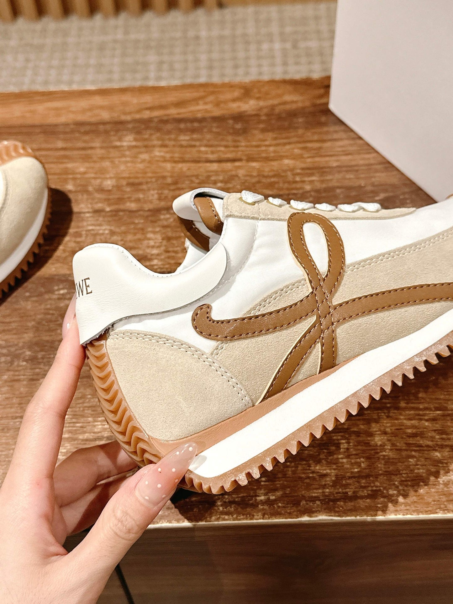 FLOW RUNNER SNEAKER IN BROWN SUEDE AND SHEEPSKIN - 35