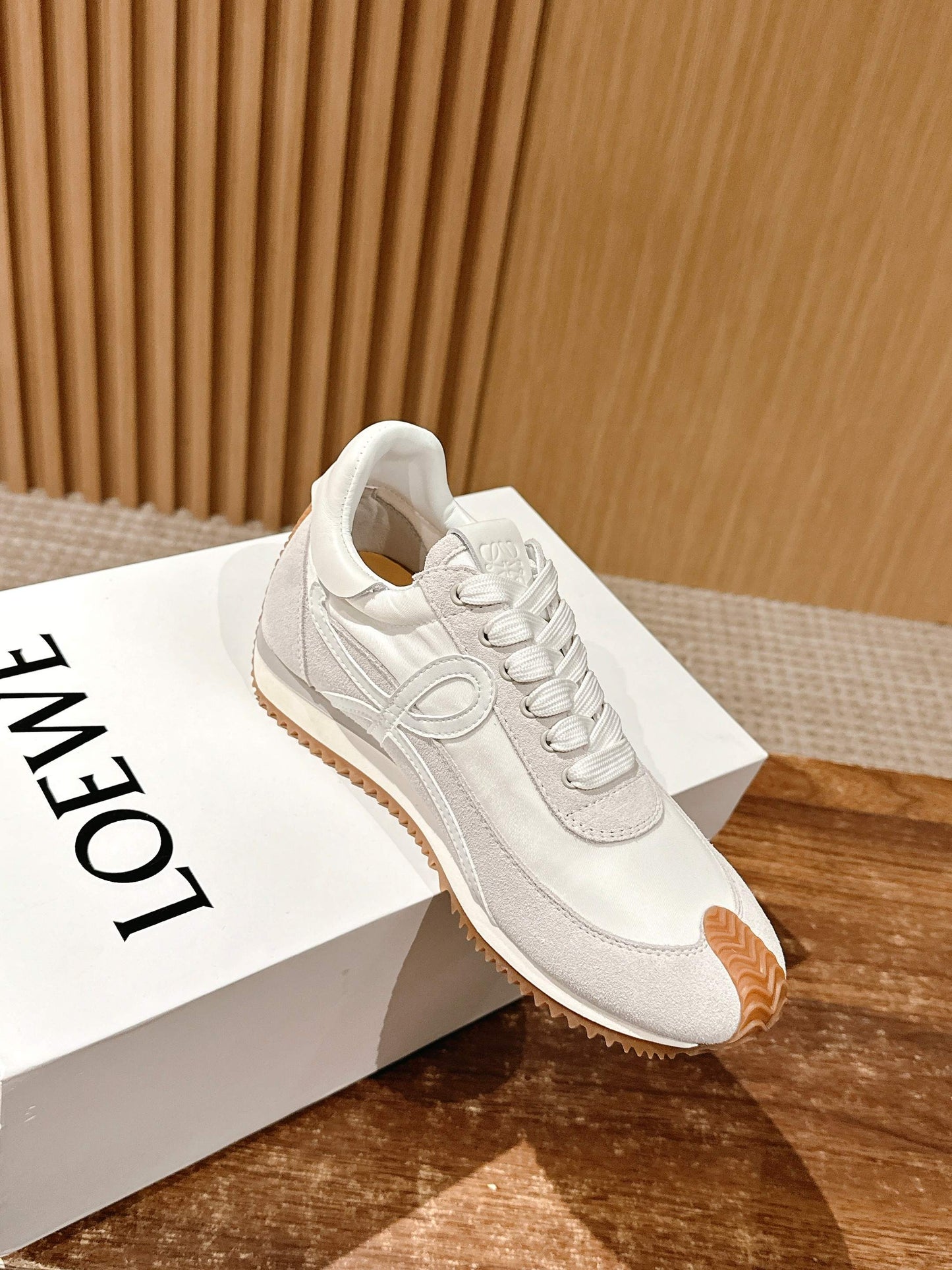 FLOW RUNNER SNEAKER IN LIGHT GRAY SUEDE AND WHITE SHEEPSKIN - 35