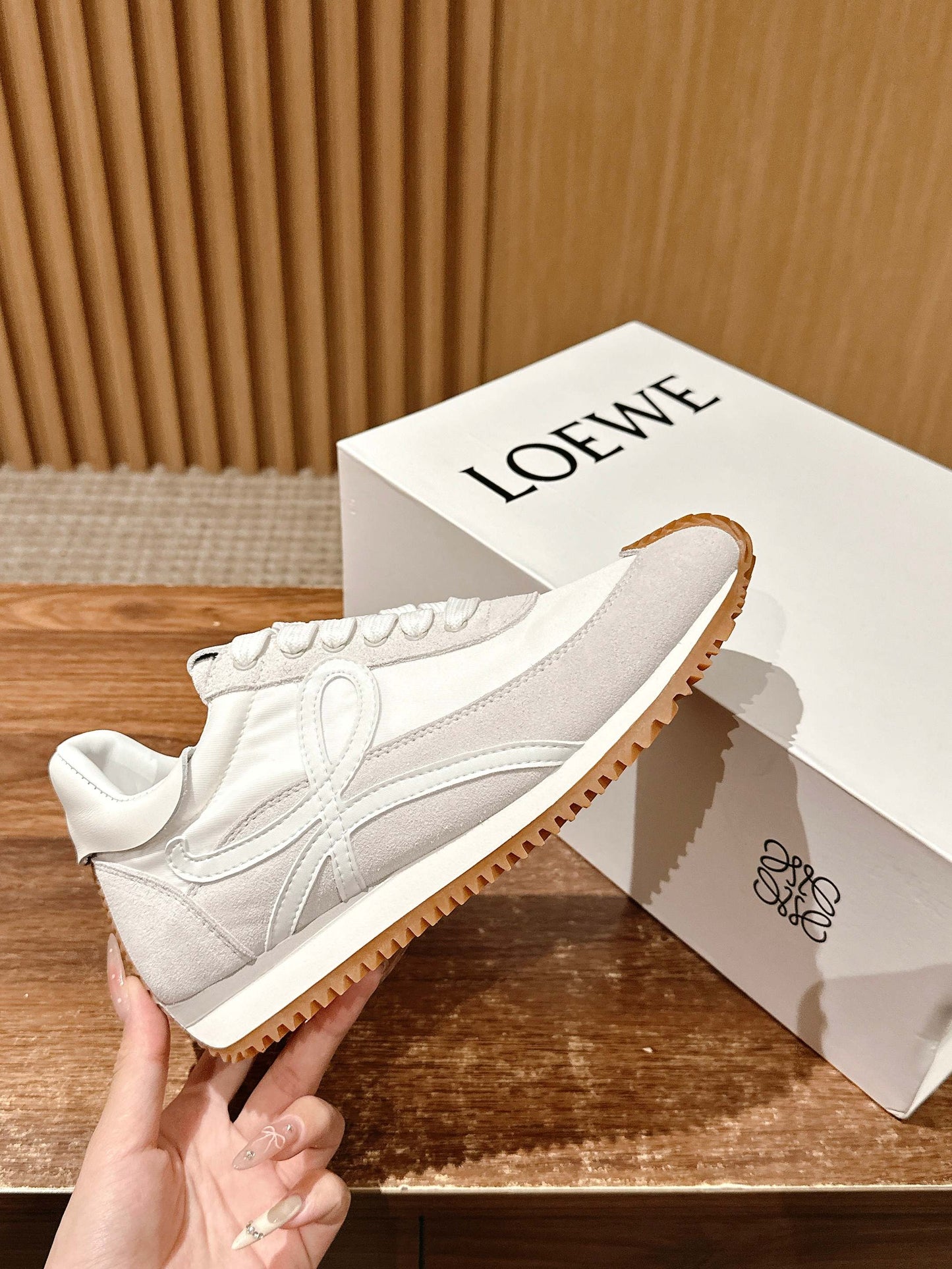 FLOW RUNNER SNEAKER IN LIGHT GRAY SUEDE AND WHITE SHEEPSKIN - 35