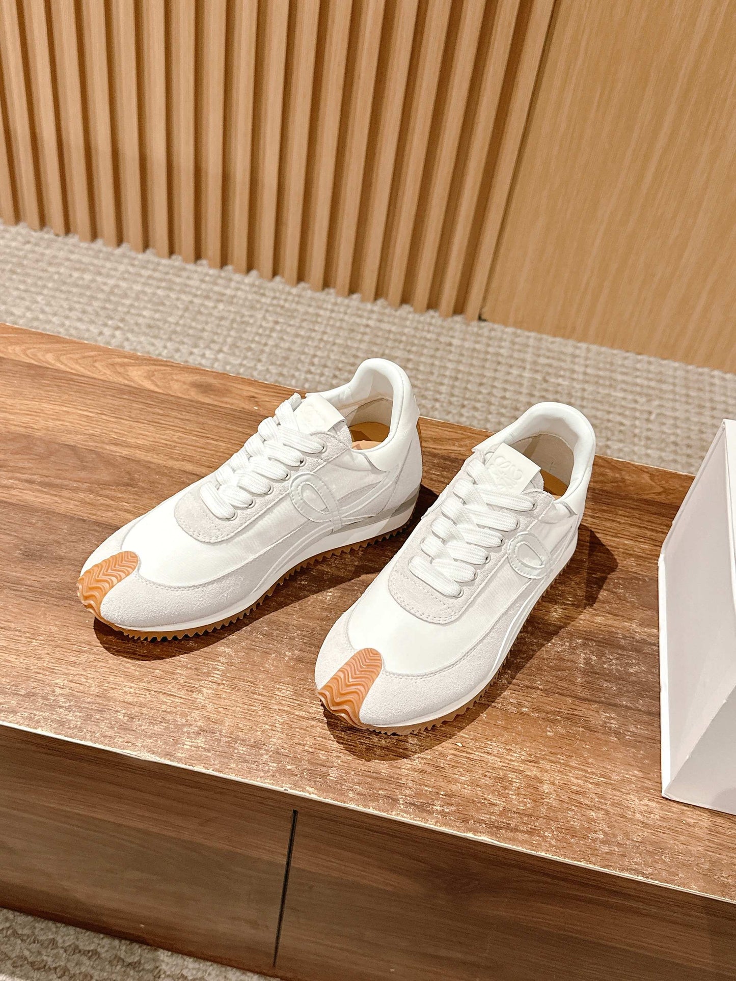 FLOW RUNNER SNEAKER IN LIGHT GRAY SUEDE AND WHITE SHEEPSKIN - 35