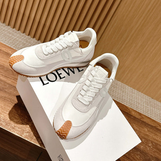 FLOW RUNNER SNEAKER IN LIGHT GRAY SUEDE AND WHITE SHEEPSKIN - 35
