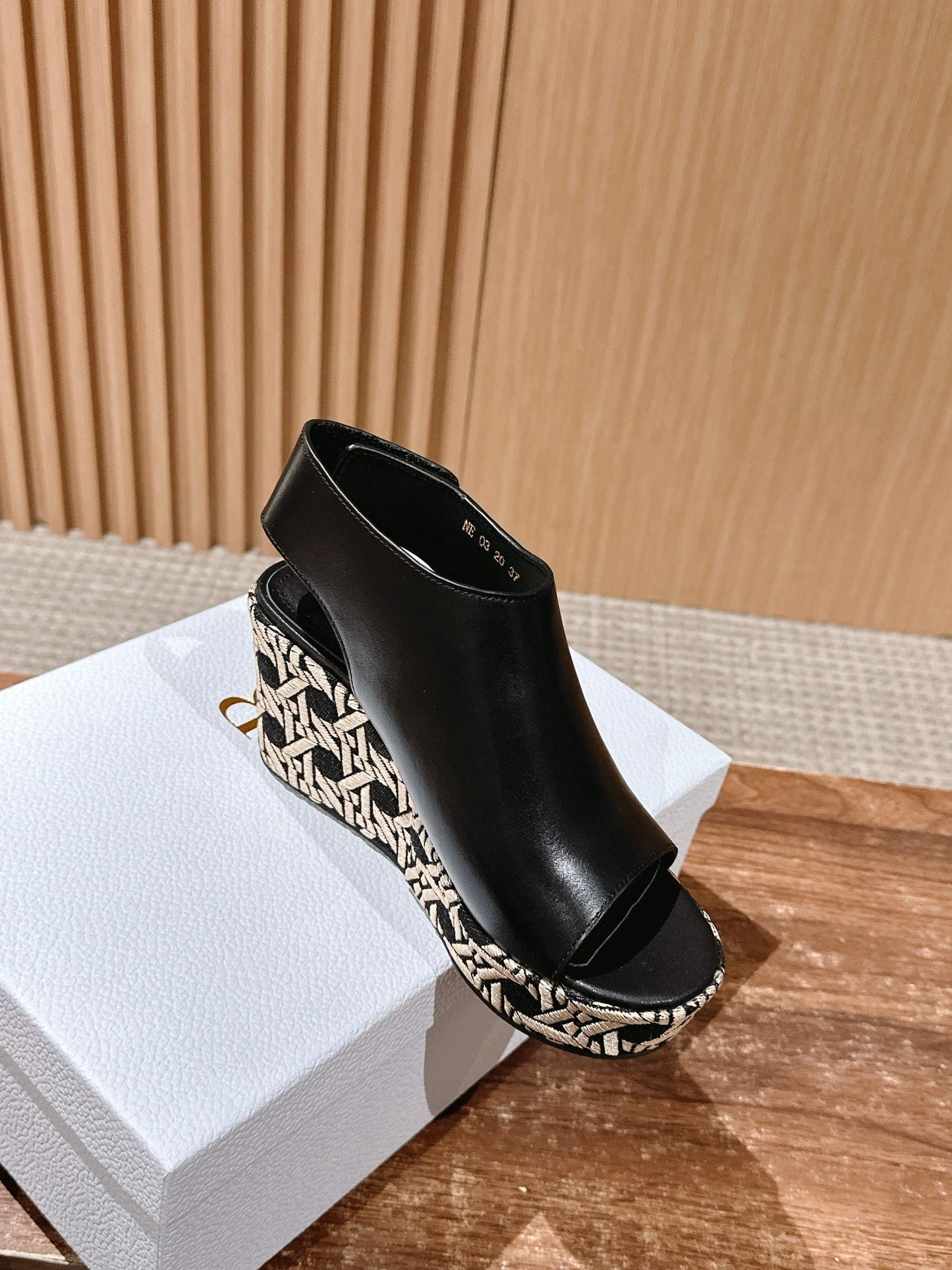 ATTITUDE WEDGE HIGH SLINGBACK 90MM IN BLACK CALFSKIN CANVAS SOLE - 35