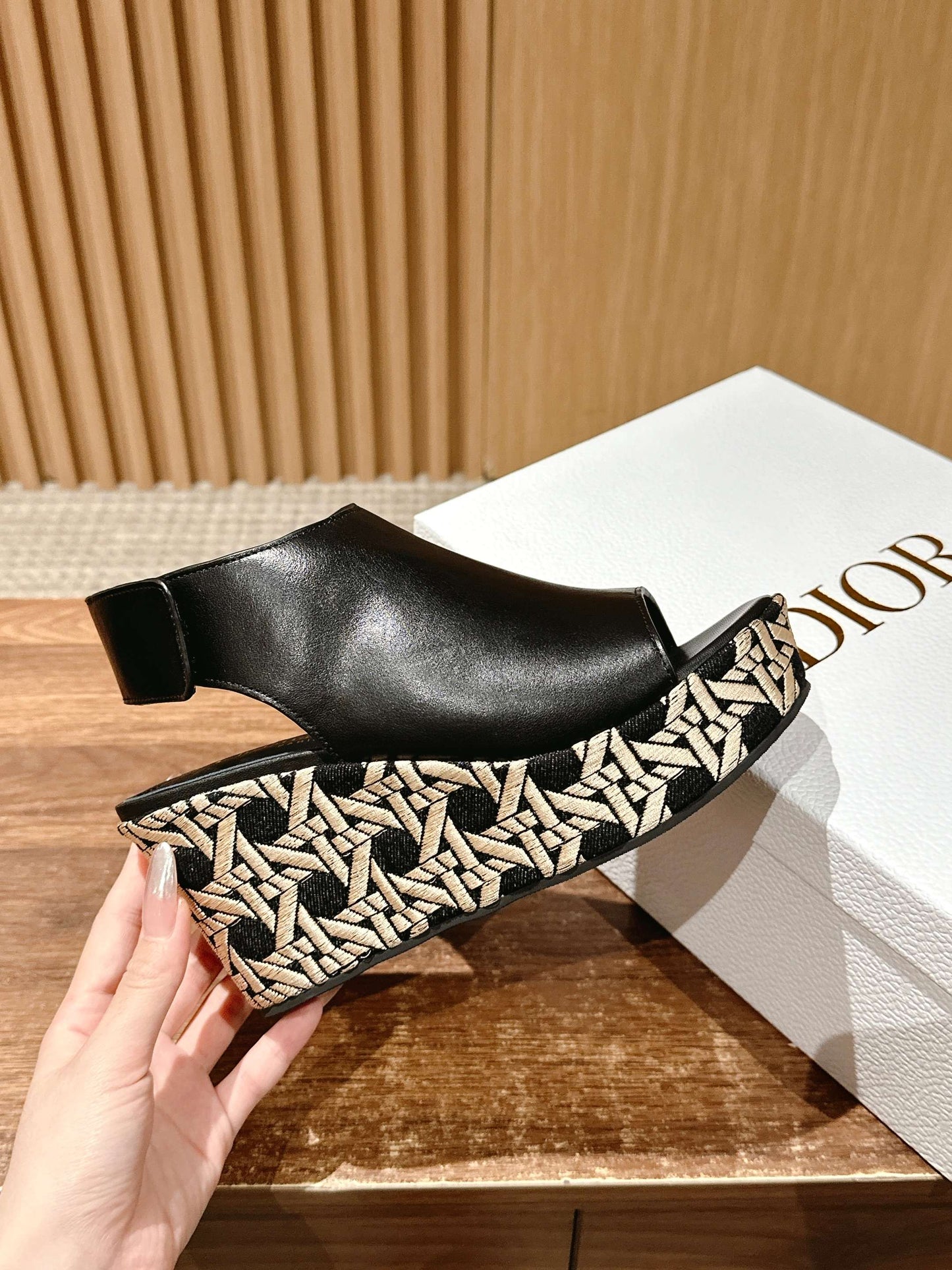ATTITUDE WEDGE HIGH SLINGBACK 90MM IN BLACK CALFSKIN CANVAS SOLE - 35