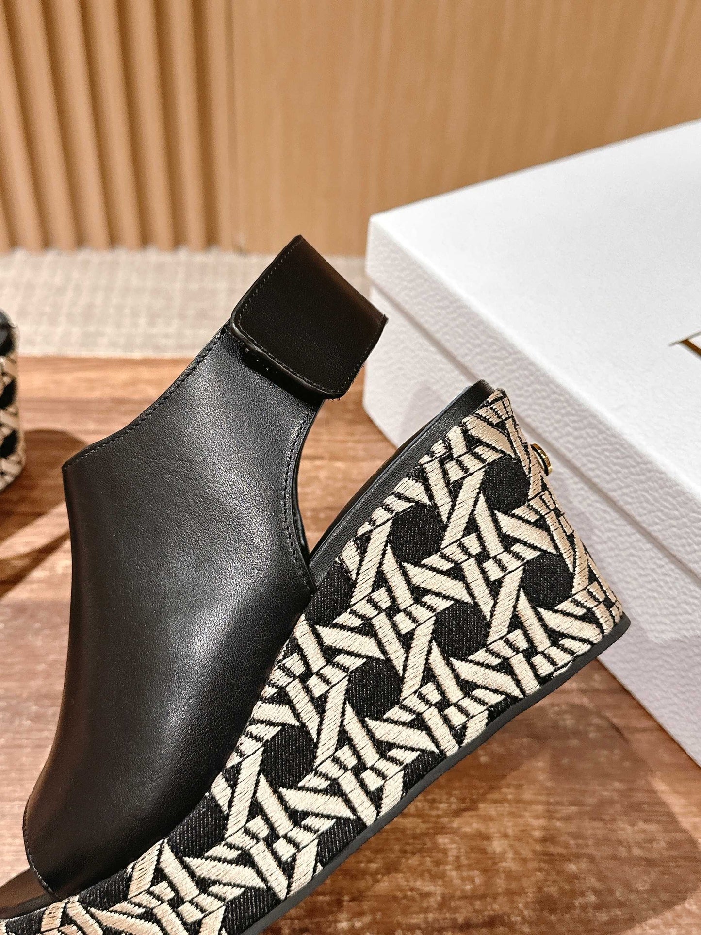 ATTITUDE WEDGE HIGH SLINGBACK 90MM IN BLACK CALFSKIN CANVAS SOLE - 35