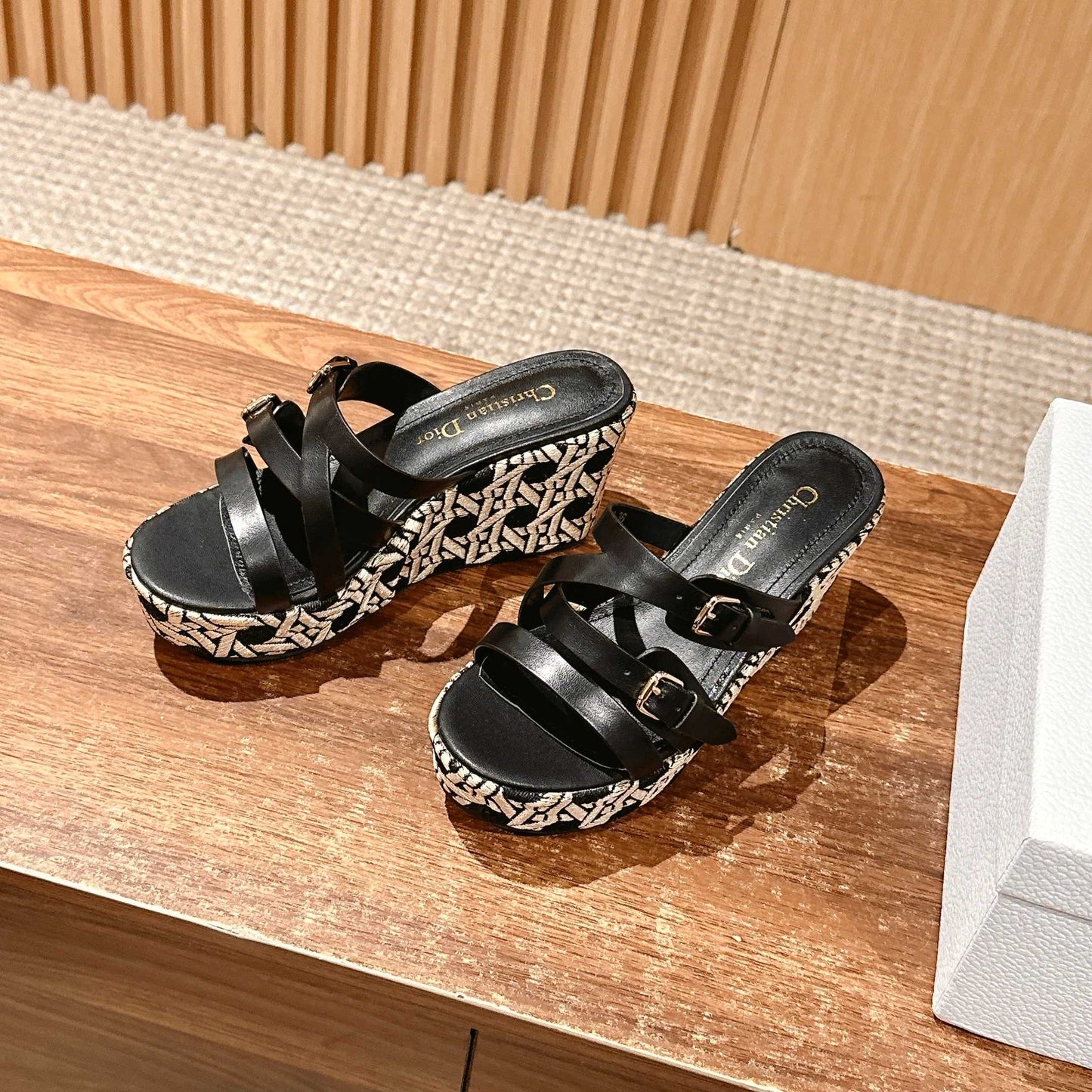 ATTITUDE WEDGE SLIDE 90MM IN BLACK ADJUSTABLE STRAPS CALFSKIN CANVAS SOLE - 35
