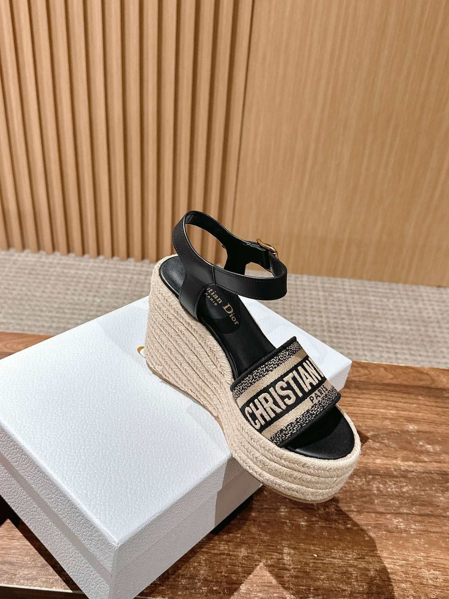 DWAY WEDGE SANDAL IN BLACK EMBROIDERED COTTON RAFFIA SOLE - 35