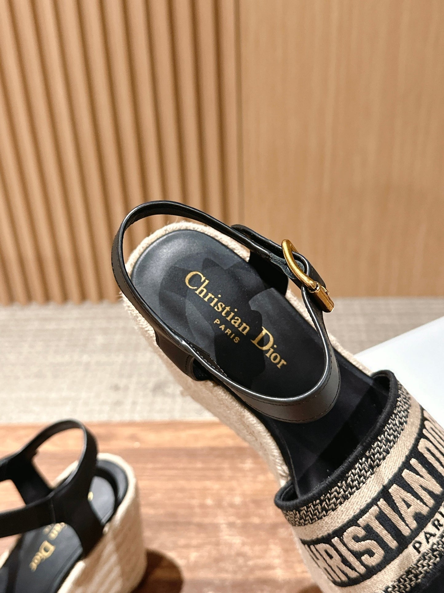 DWAY WEDGE SANDAL IN BLACK EMBROIDERED COTTON RAFFIA SOLE - 35