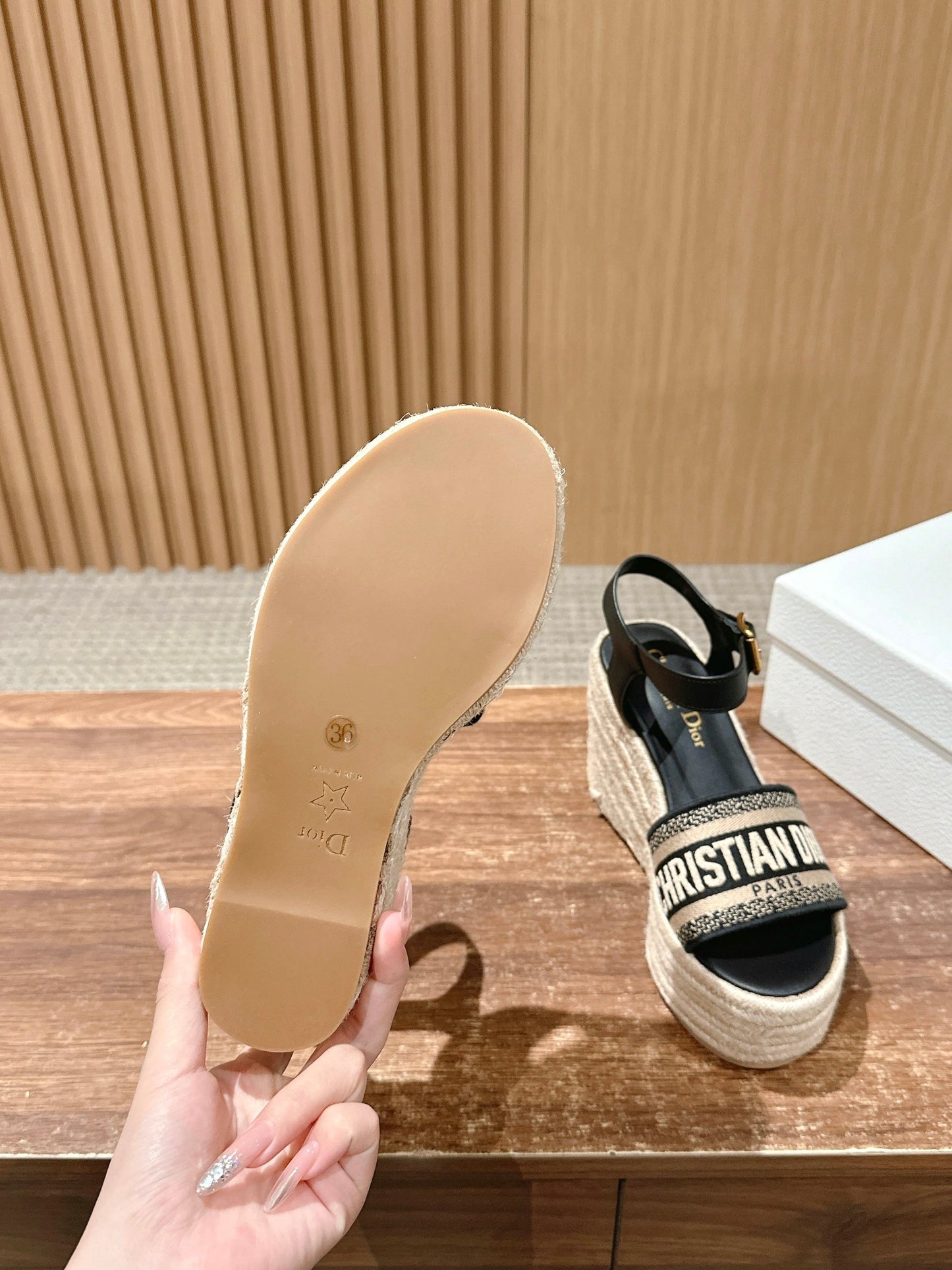 DWAY WEDGE SANDAL IN BLACK EMBROIDERED COTTON RAFFIA SOLE - 35