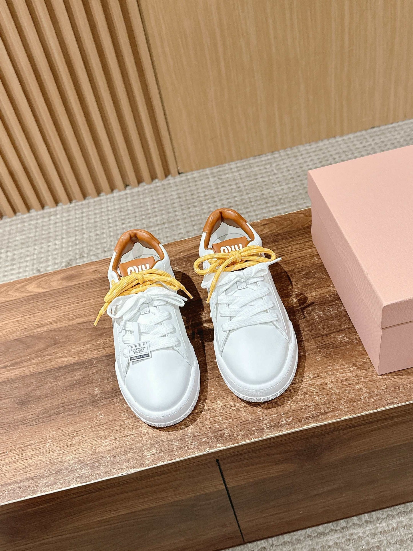 MM SNEAKERS IN WHITE CALFSKIN WITH YELLOW LACES - 35