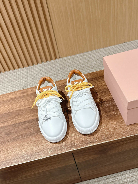 MM SNEAKERS IN WHITE CALFSKIN WITH YELLOW LACES - 35