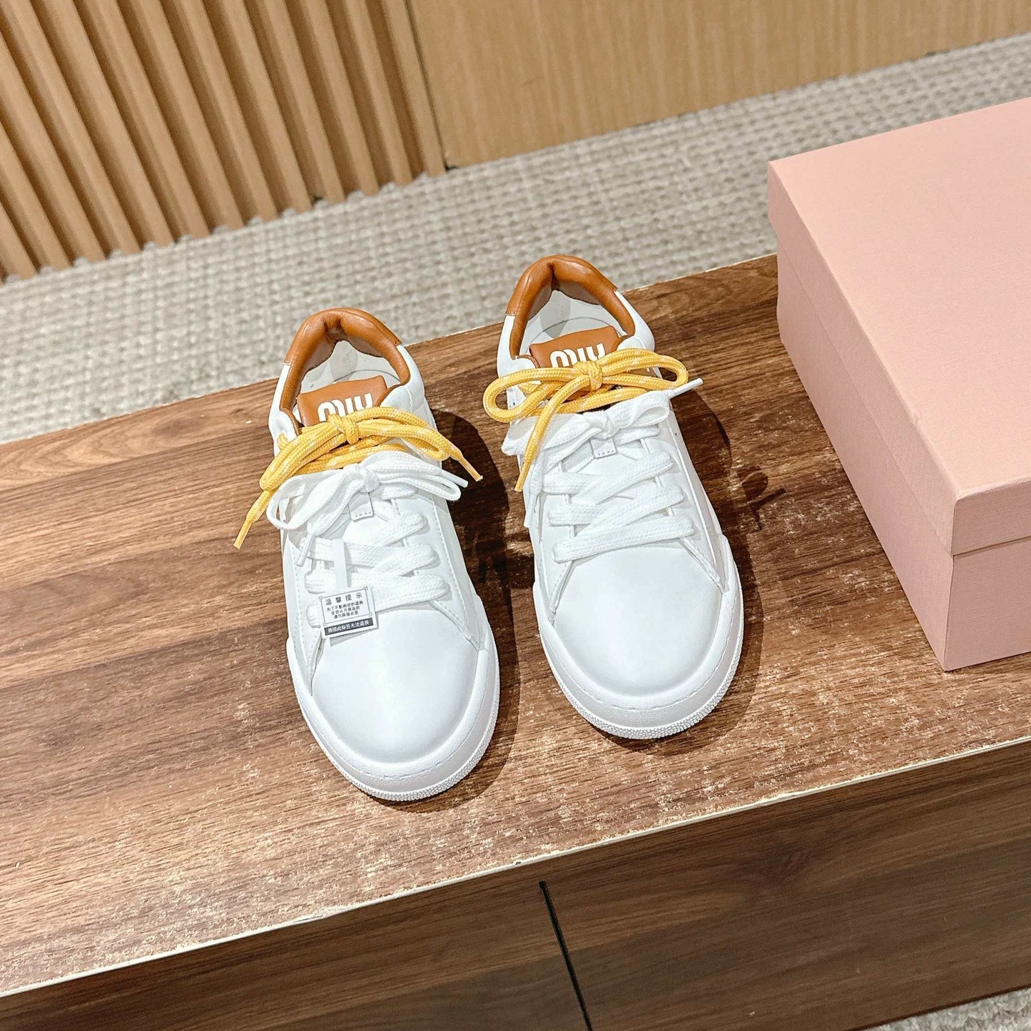 MM SNEAKERS IN WHITE CALFSKIN WITH YELLOW LACES - 35