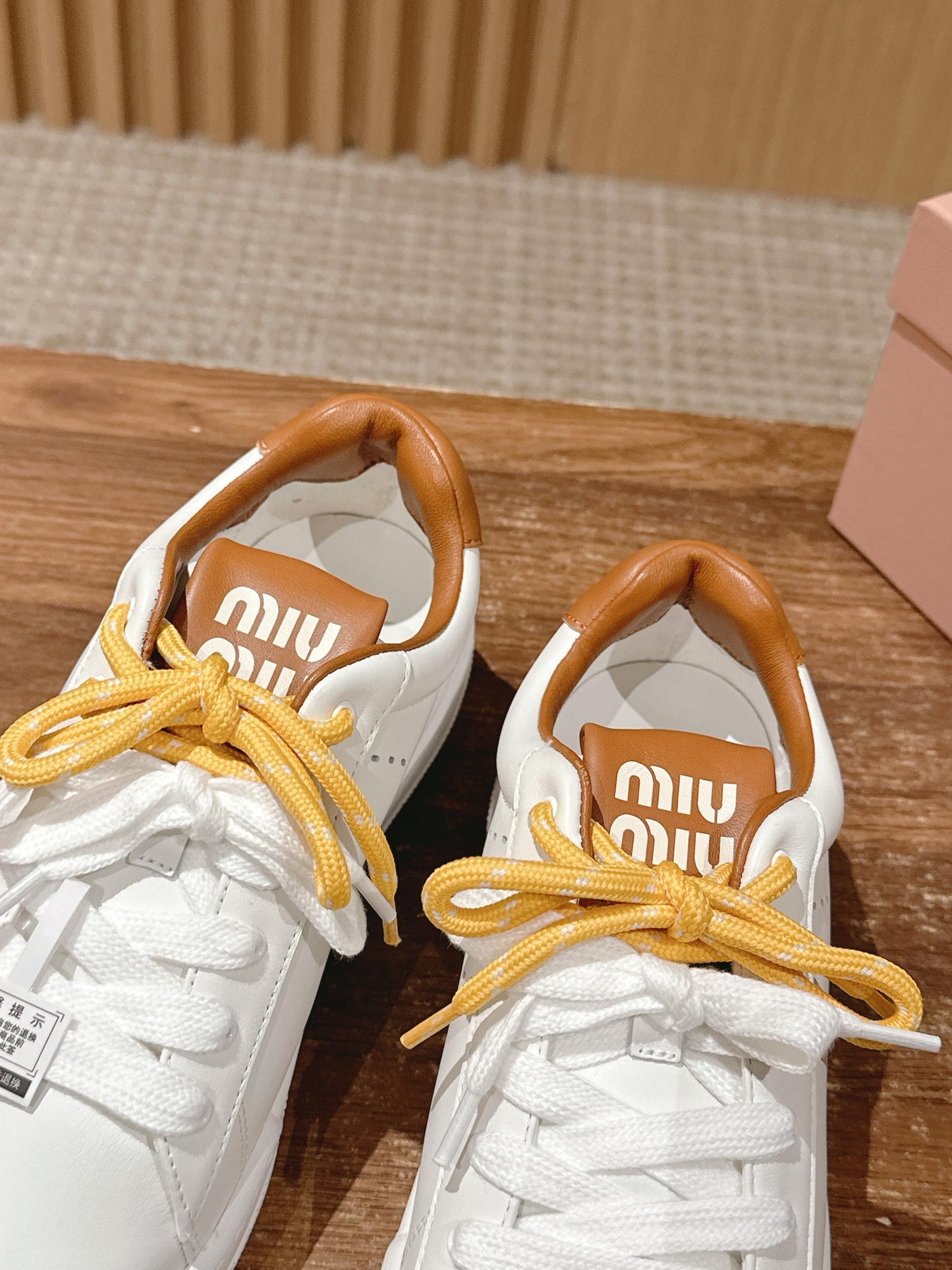 MM SNEAKERS IN WHITE CALFSKIN WITH YELLOW LACES - 35