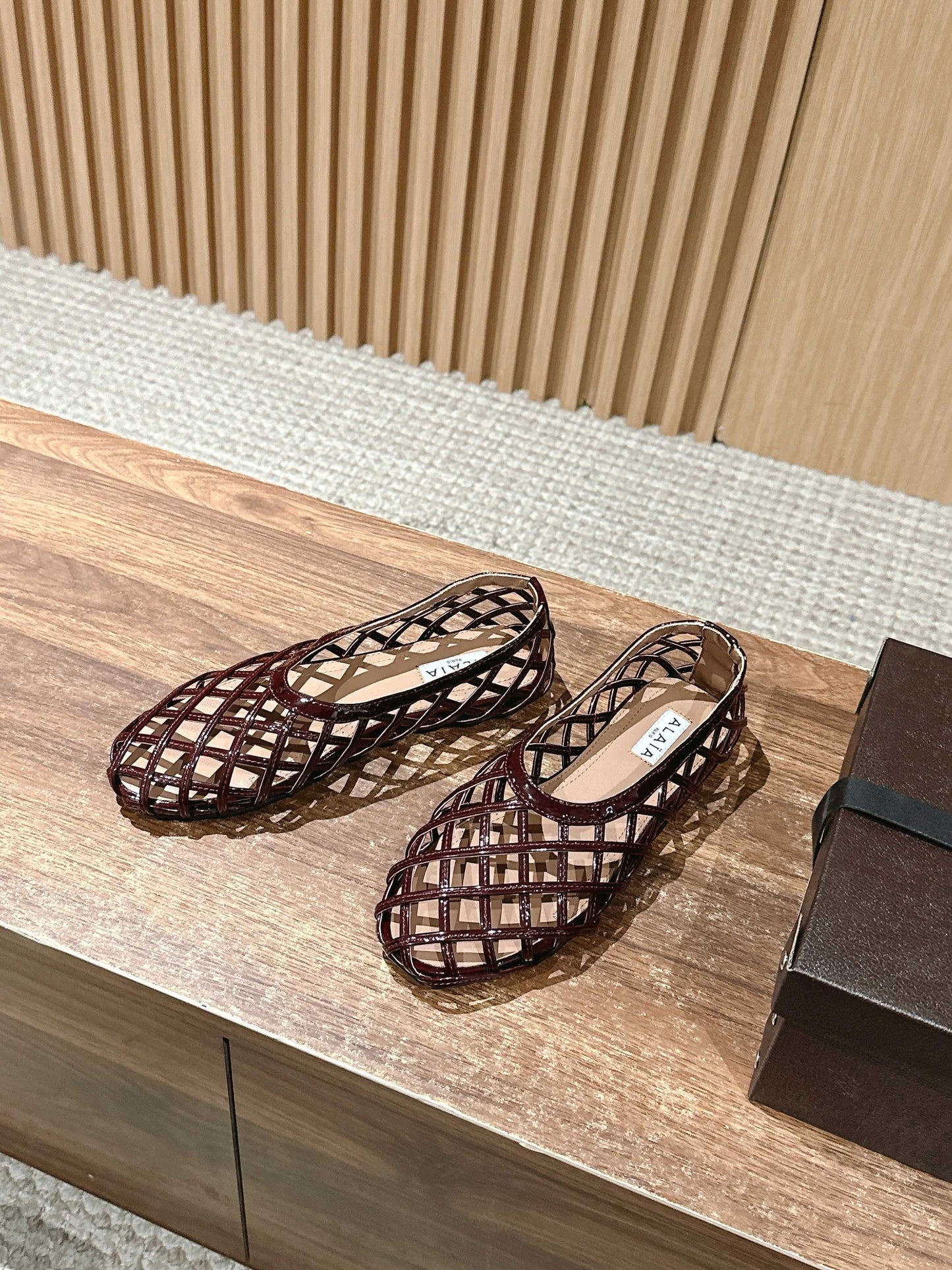ALAIA MESH BALLET FLATS 25S IN DARK RED LAMBSKIN - 35